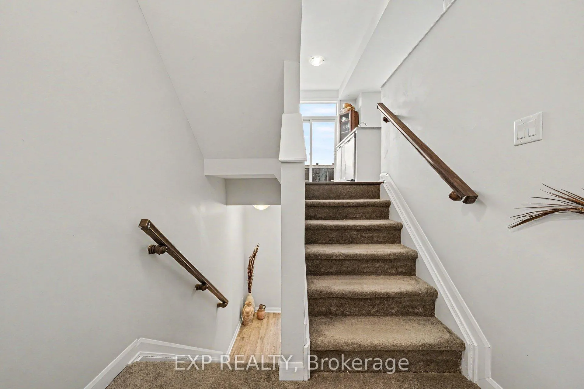 Photo 5 of 108 Teelin Circle, Ottawa, Barrhaven - Half Moon Bay — HOMEH