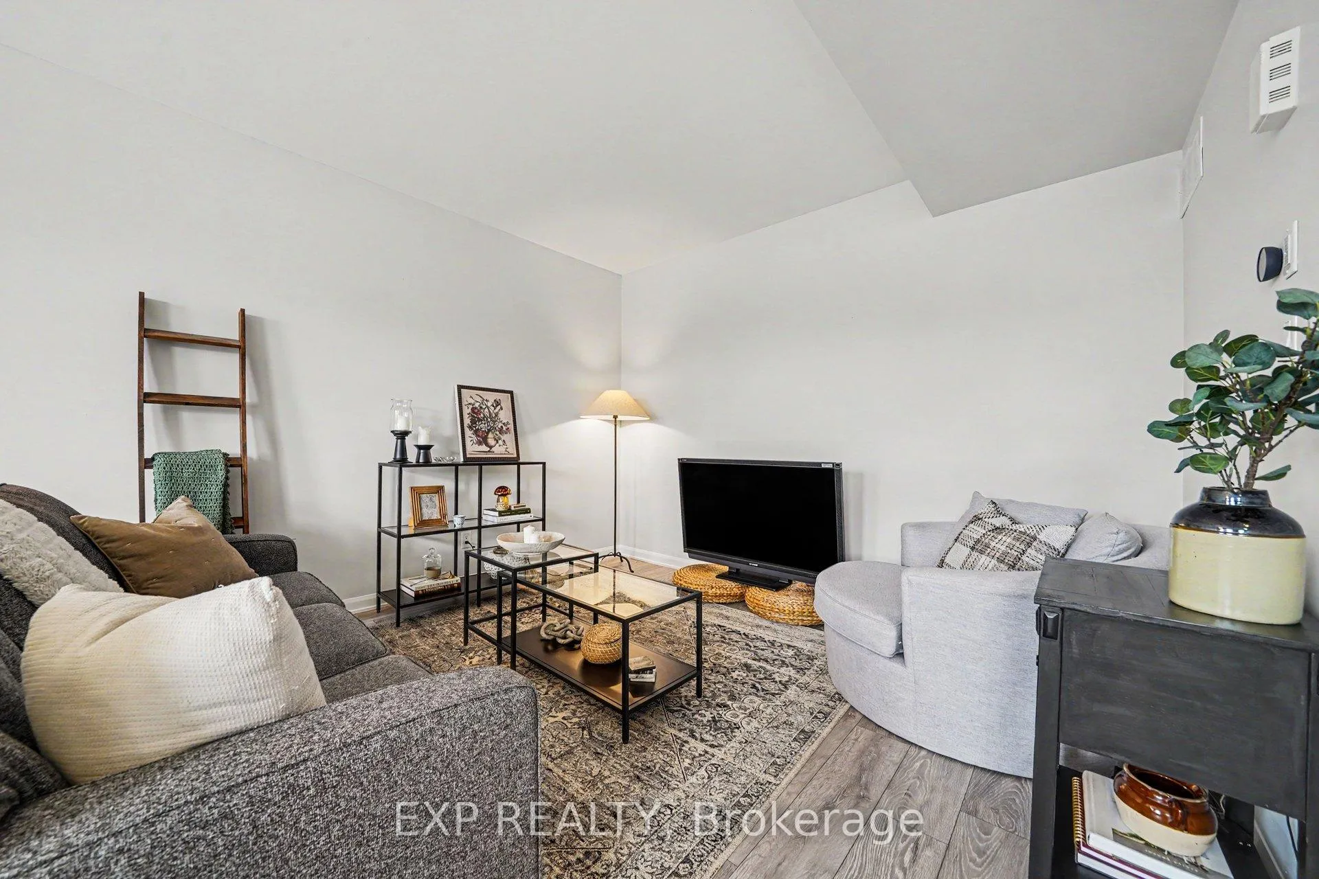 Photo 6 of 108 Teelin Circle, Ottawa, Barrhaven - Half Moon Bay — HOMEH