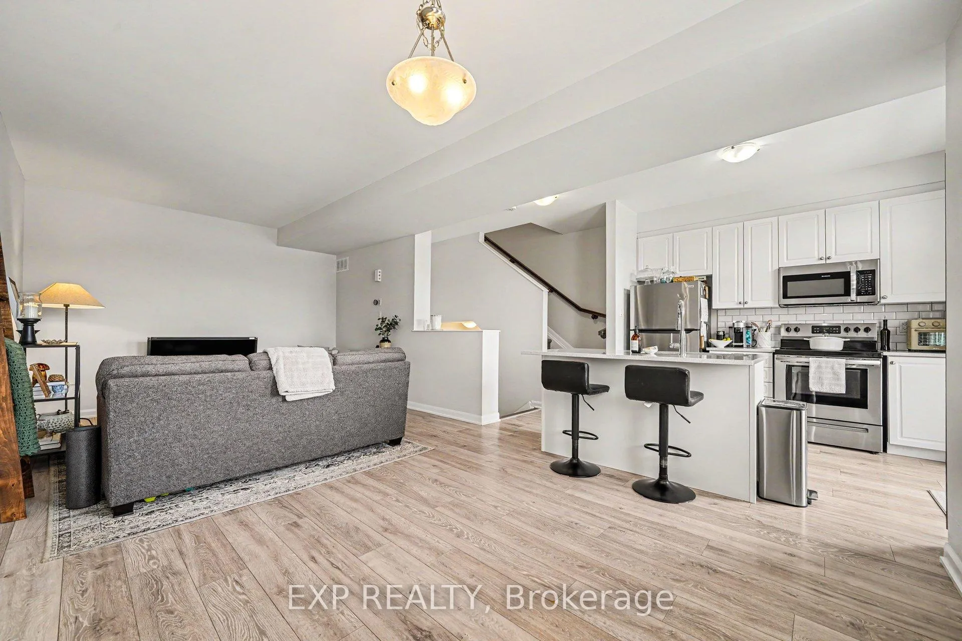 Photo 8 of 108 Teelin Circle, Ottawa, Barrhaven - Half Moon Bay — HOMEH