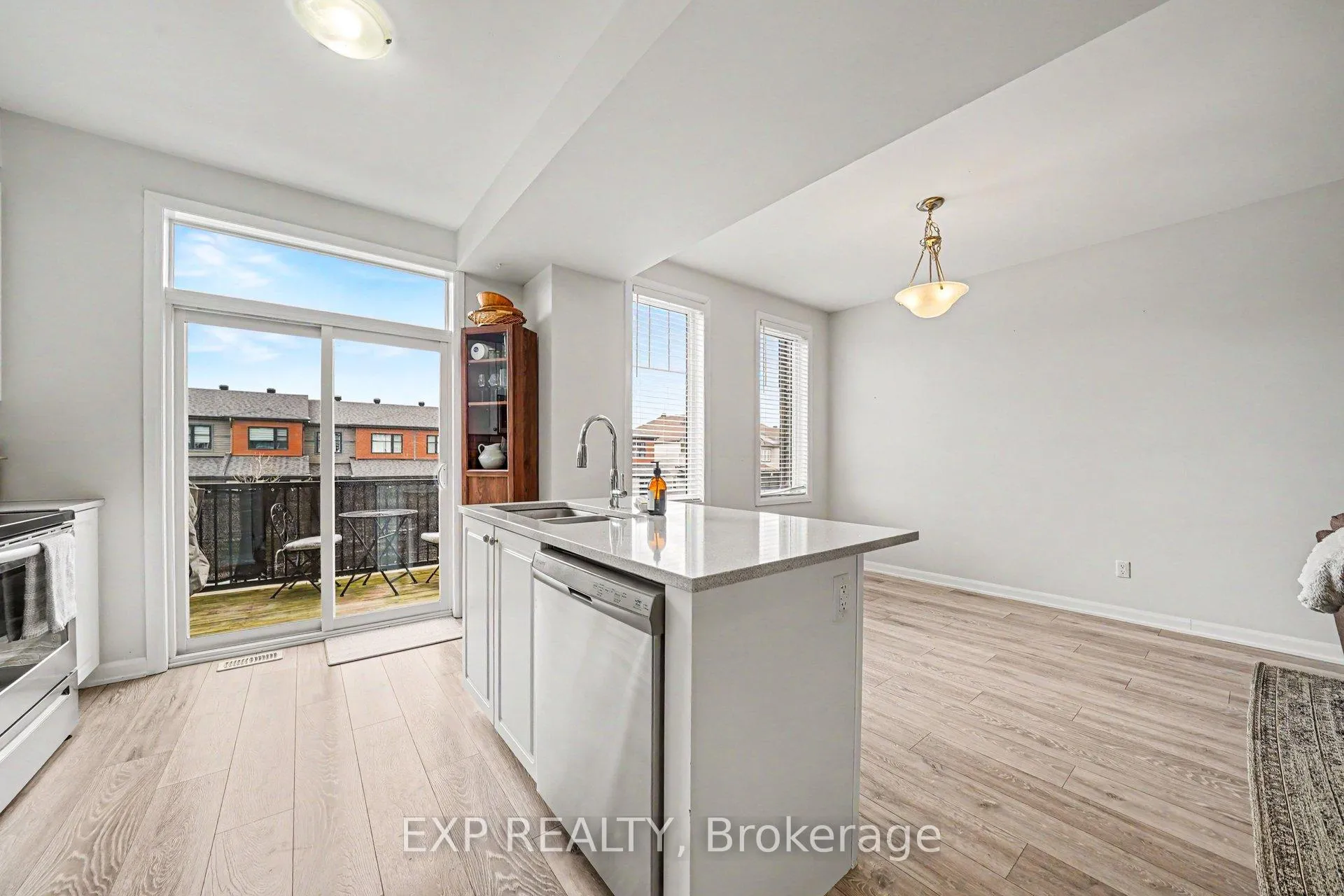 Photo 11 of 108 Teelin Circle, Ottawa, Barrhaven - Half Moon Bay — HOMEH