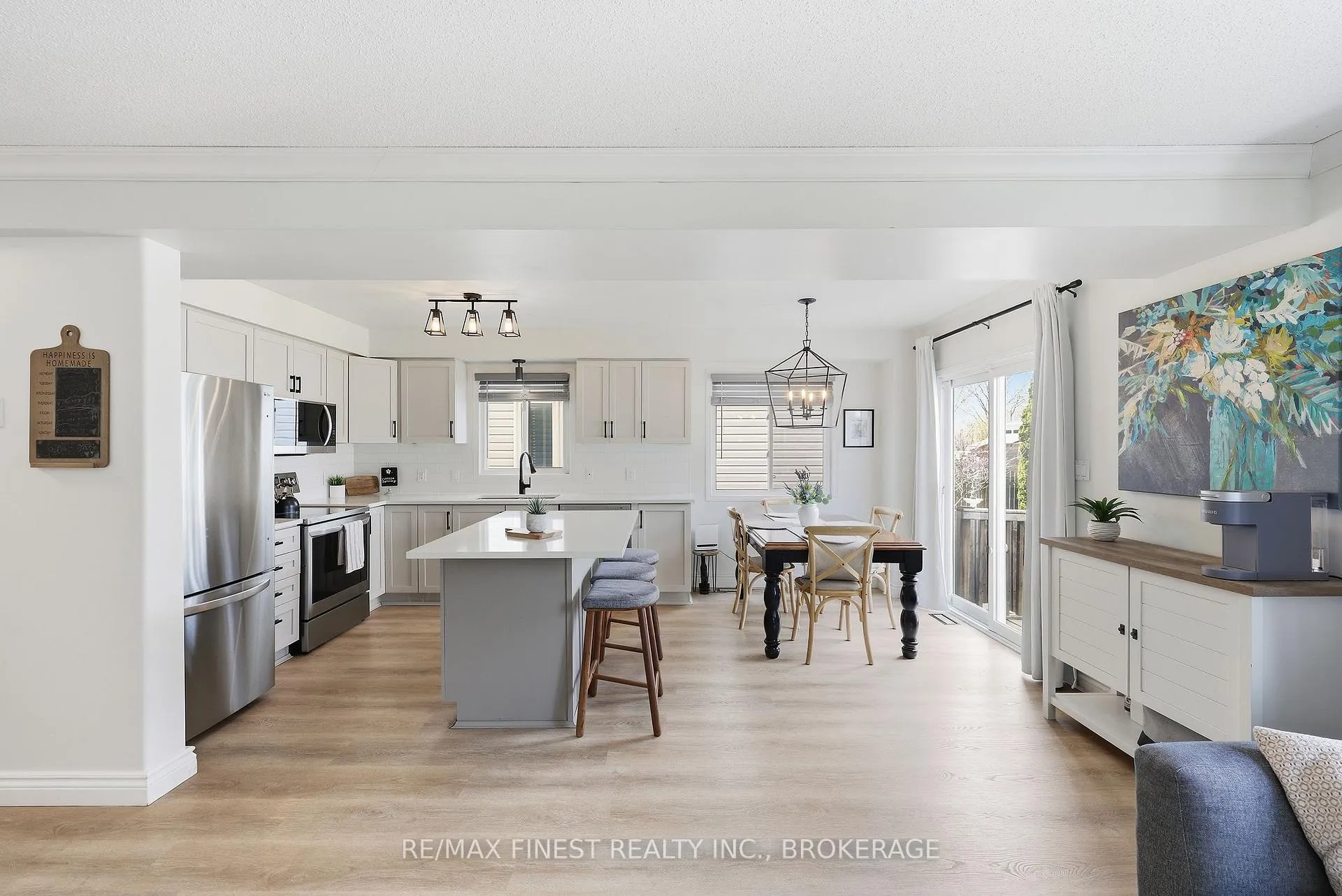 Photo 9 of 976 Bluffwood Avenue, Kingston, Kingston East (Incl Barret Crt) — HOMEH
