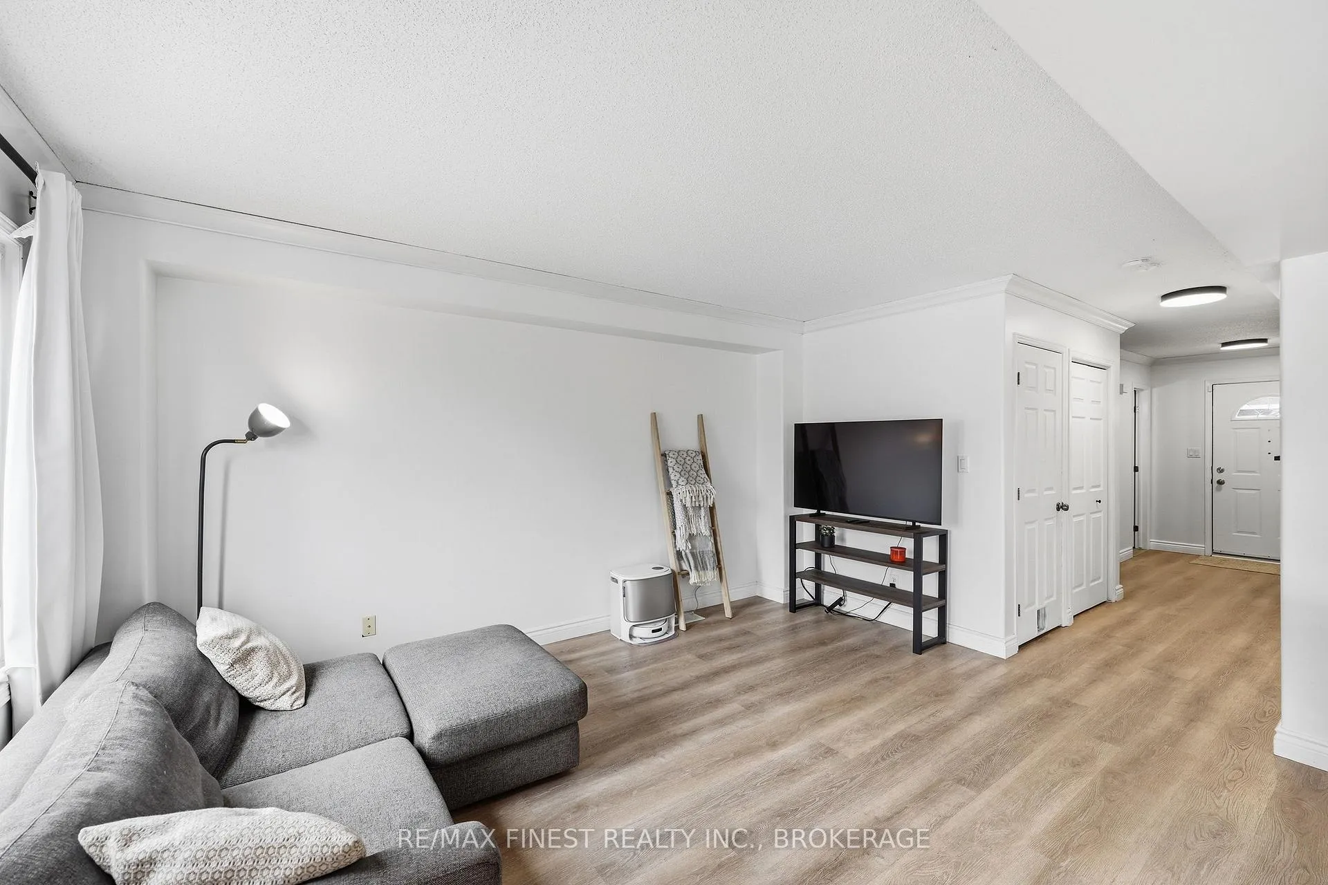 Photo 11 of 976 Bluffwood Avenue, Kingston, Kingston East (Incl Barret Crt) — HOMEH
