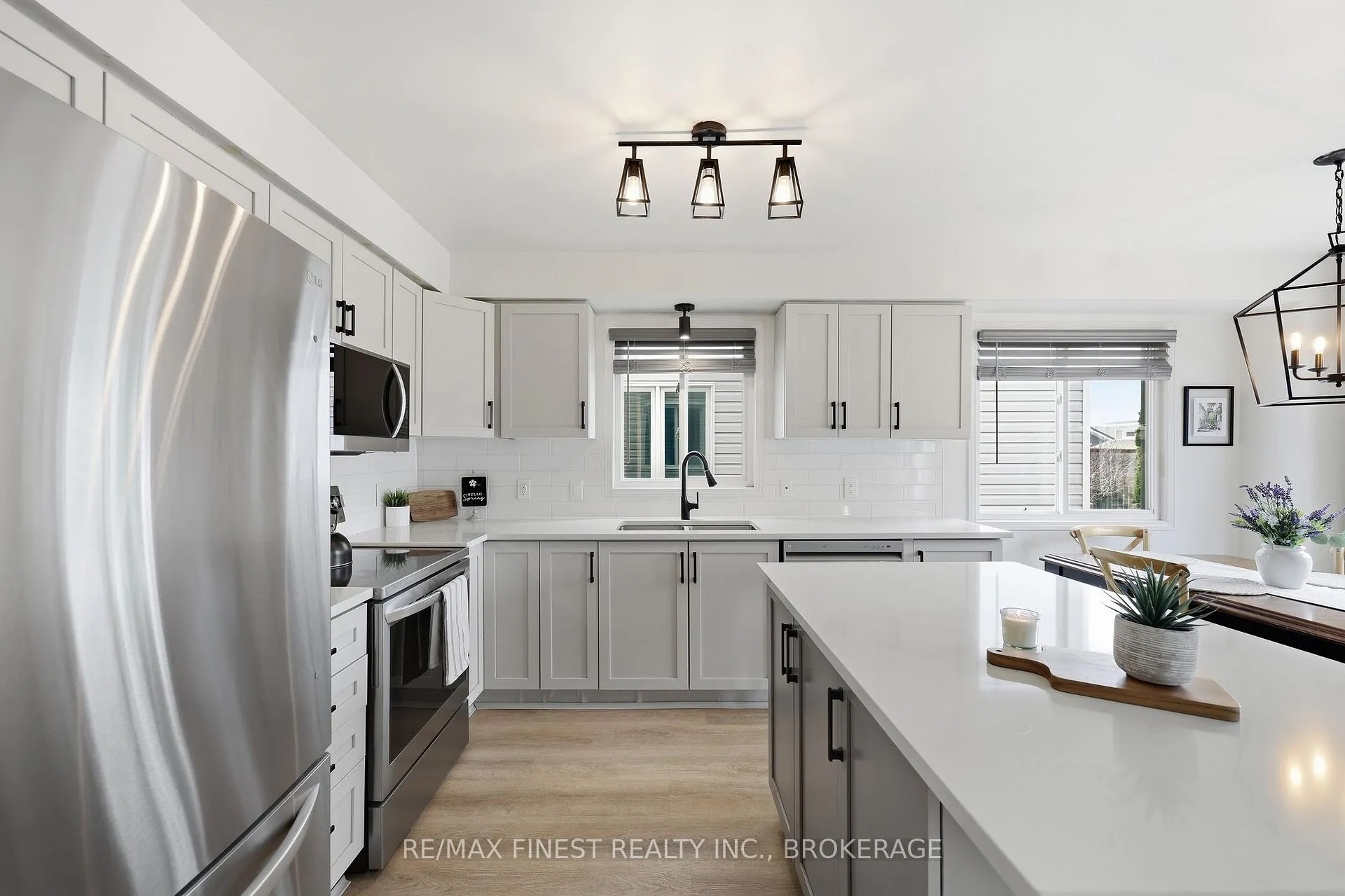Photo 14 of 976 Bluffwood Avenue, Kingston, Kingston East (Incl Barret Crt) — HOMEH