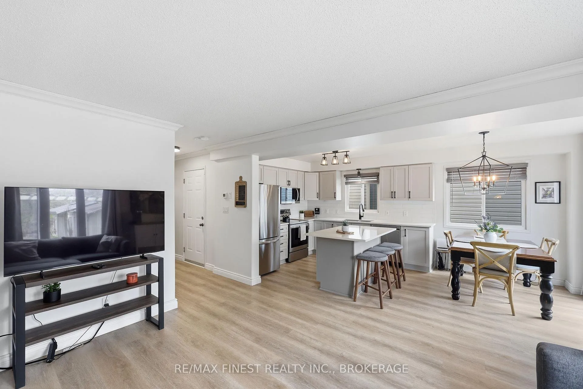 Photo 18 of 976 Bluffwood Avenue, Kingston, Kingston East (Incl Barret Crt) — HOMEH