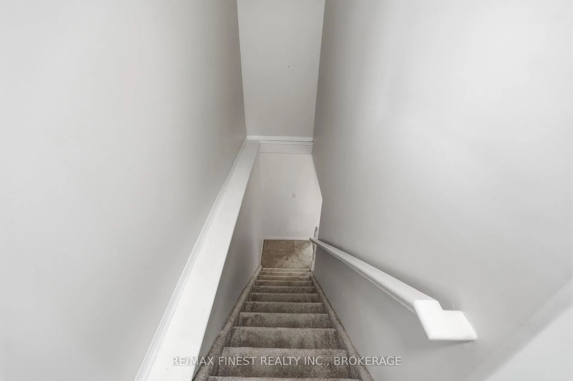 Photo 20 of 976 Bluffwood Avenue, Kingston, Kingston East (Incl Barret Crt) — HOMEH