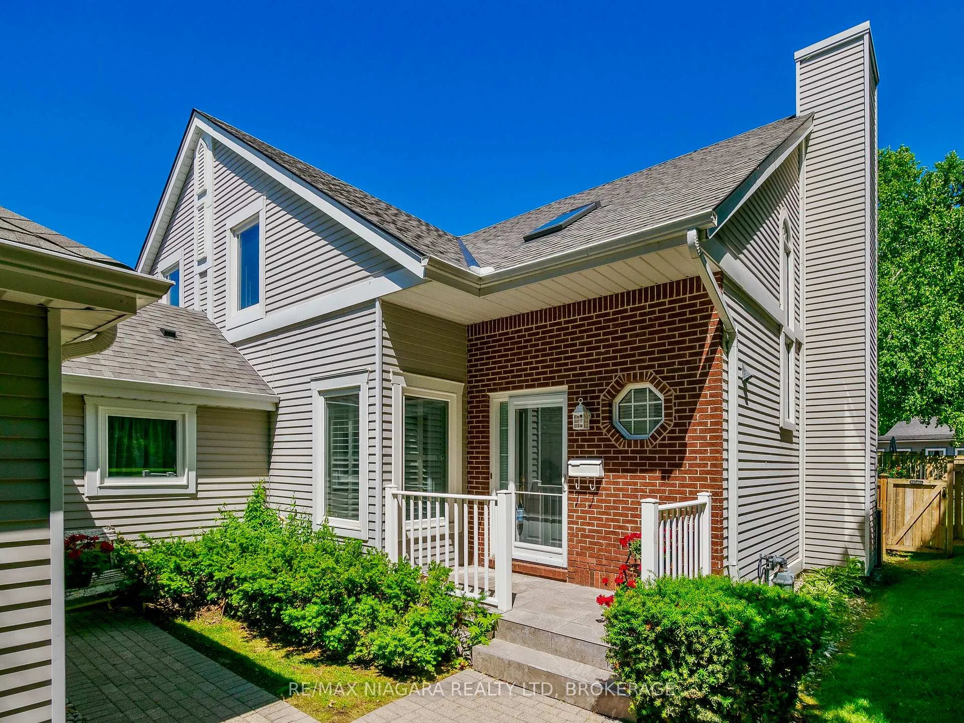 Front of Unit 23, 5 Lakeside Drive W
