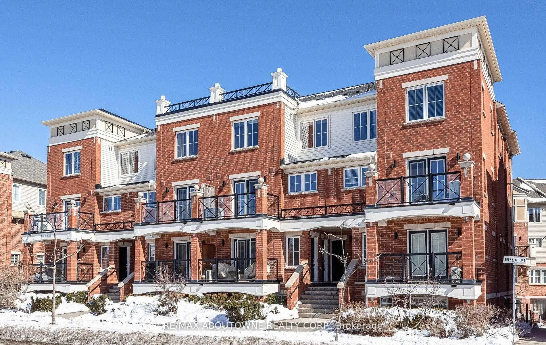Photo 1 of Unit 8, 2557 Sixth Line, Oakville, River Oaks — HOMEH
