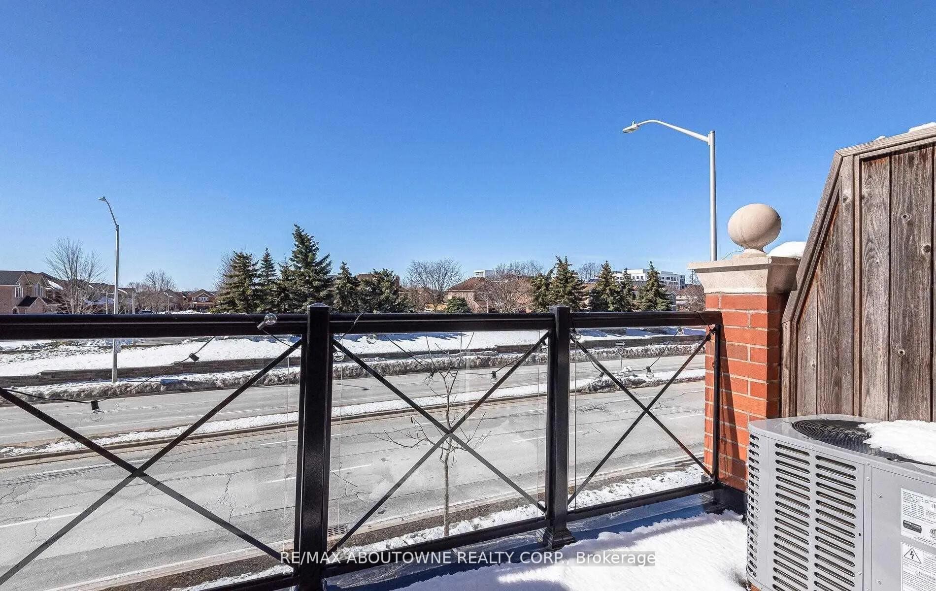 Photo 12 of Unit 8, 2557 Sixth Line, Oakville, River Oaks — HOMEH