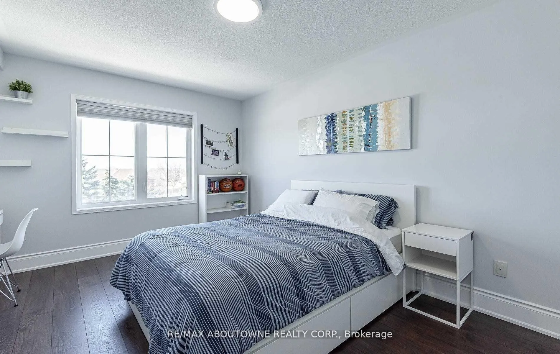 Photo 13 of Unit 8, 2557 Sixth Line, Oakville, River Oaks — HOMEH