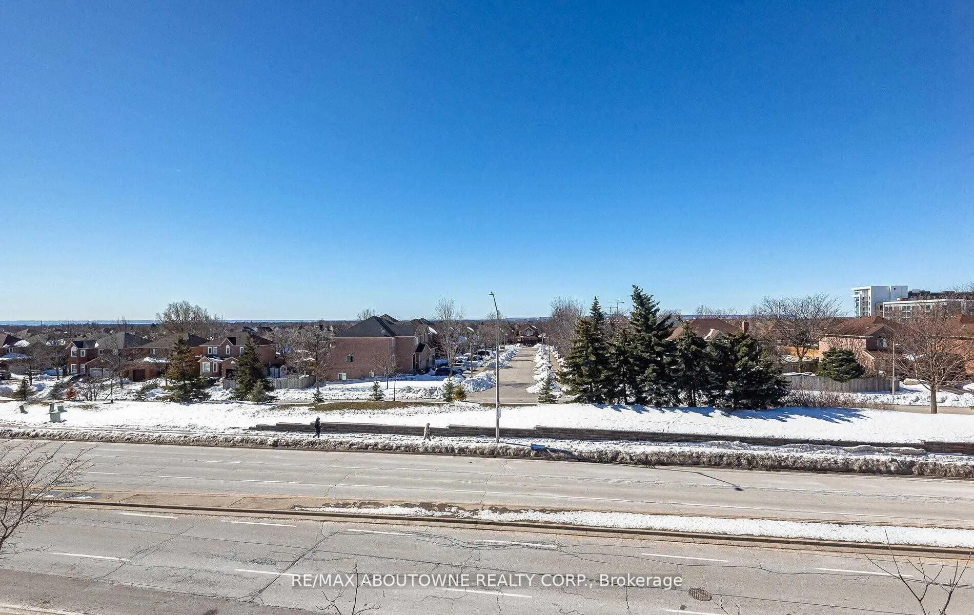 Photo 17 of Unit 8, 2557 Sixth Line, Oakville, River Oaks — HOMEH
