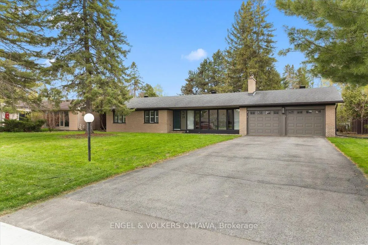 Photo 2 of 28 Leacock Drive, Ottawa, Kanata - Beaverbrook — HOMEH