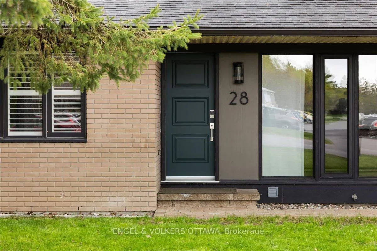 Photo 5 of 28 Leacock Drive, Ottawa, Kanata - Beaverbrook — HOMEH
