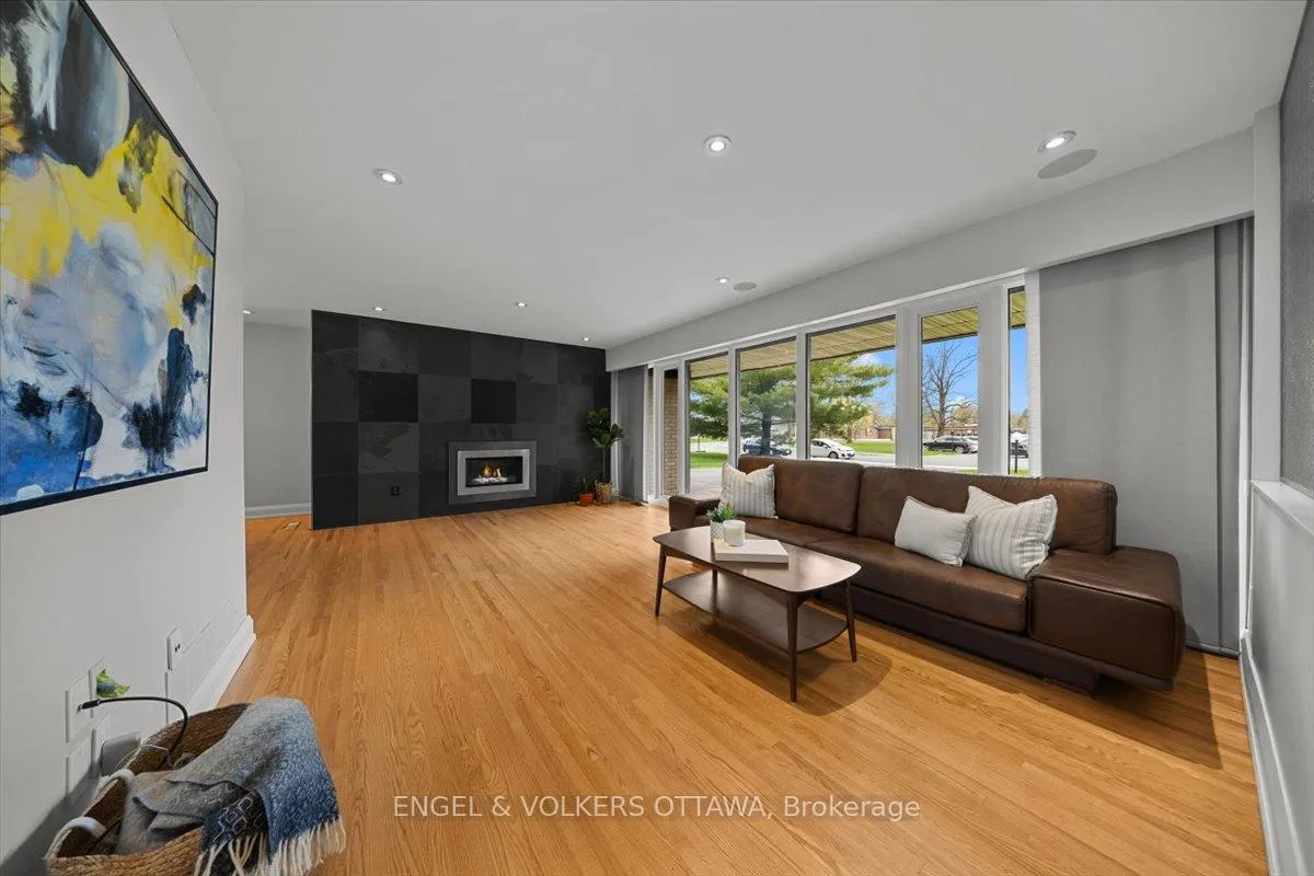 Photo 9 of 28 Leacock Drive, Ottawa, Kanata - Beaverbrook — HOMEH
