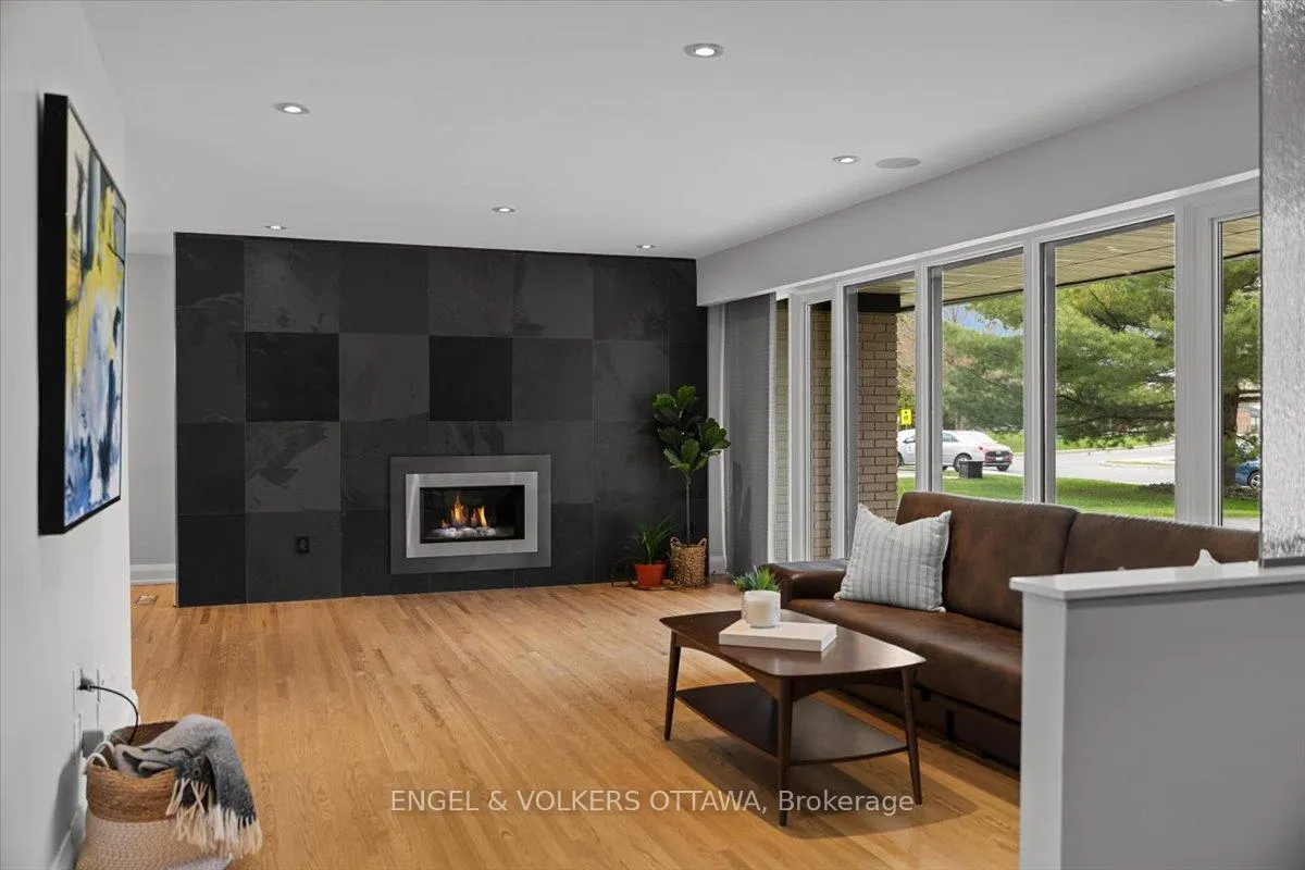 Photo 11 of 28 Leacock Drive, Ottawa, Kanata - Beaverbrook — HOMEH