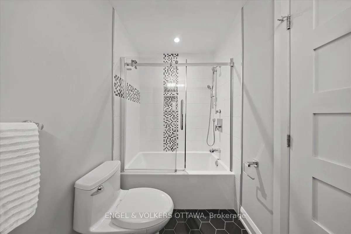 Photo 32 of 28 Leacock Drive, Ottawa, Kanata - Beaverbrook — HOMEH