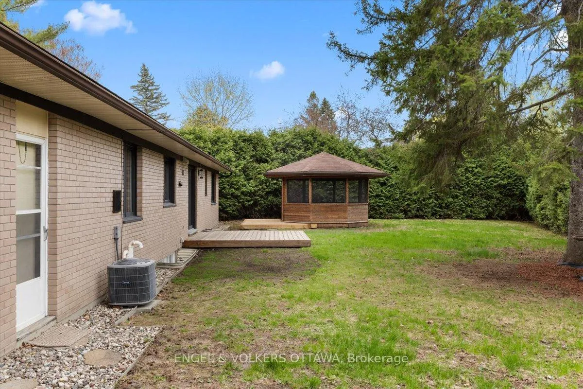 Photo 39 of 28 Leacock Drive, Ottawa, Kanata - Beaverbrook — HOMEH
