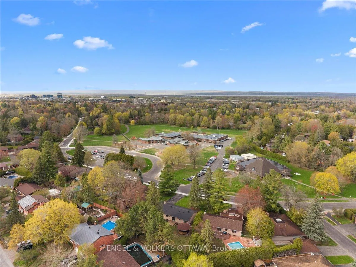 Photo 43 of 28 Leacock Drive, Ottawa, Kanata - Beaverbrook — HOMEH