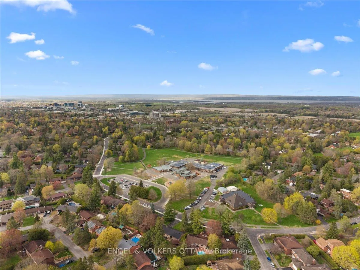 Photo 44 of 28 Leacock Drive, Ottawa, Kanata - Beaverbrook — HOMEH
