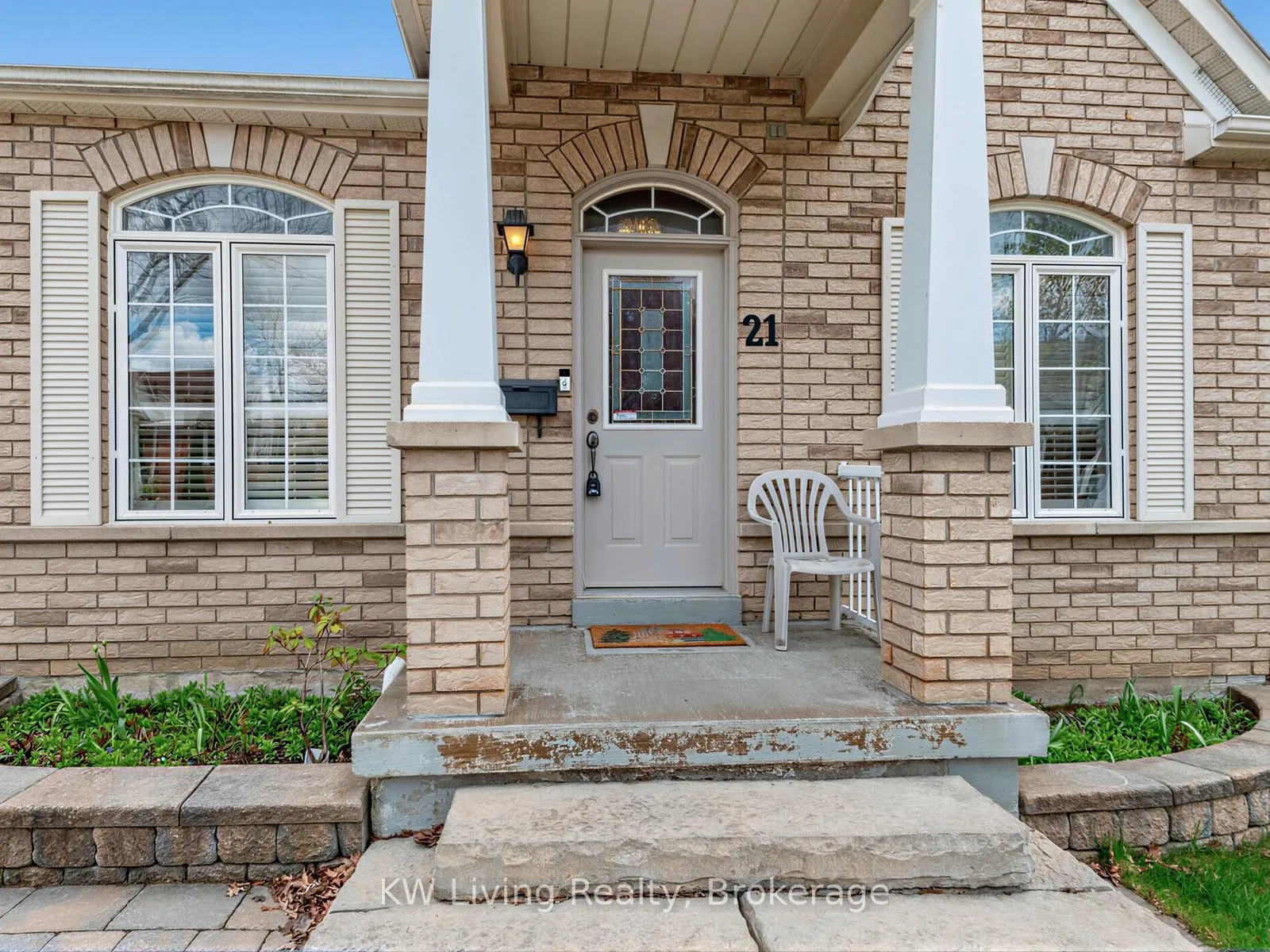 Photo 3 of 21 Cliveden Place, Markham, Berczy — HOMEH