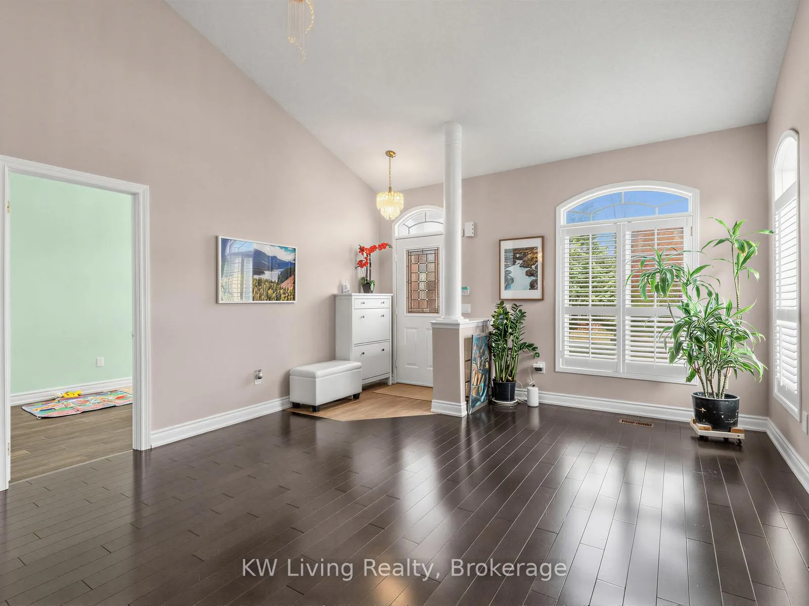 Photo 6 of 21 Cliveden Place, Markham, Berczy — HOMEH