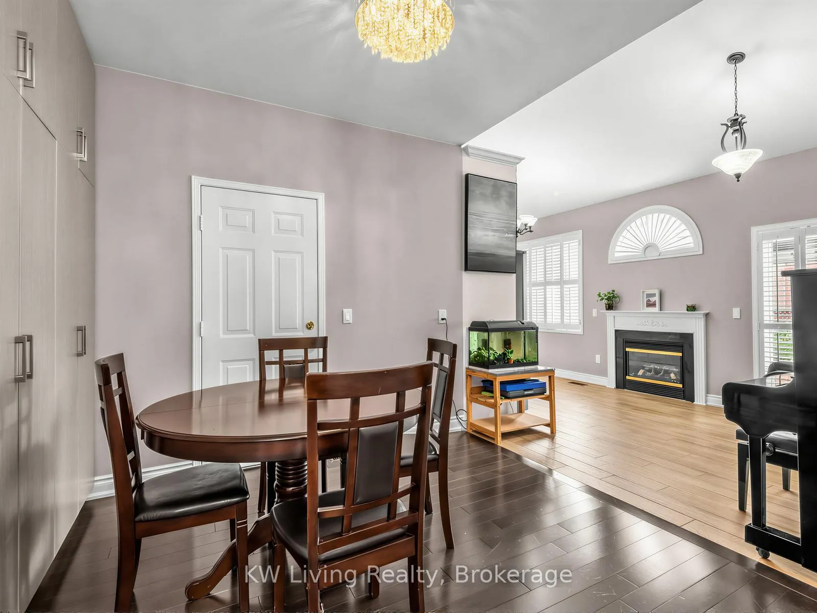 Photo 9 of 21 Cliveden Place, Markham, Berczy — HOMEH