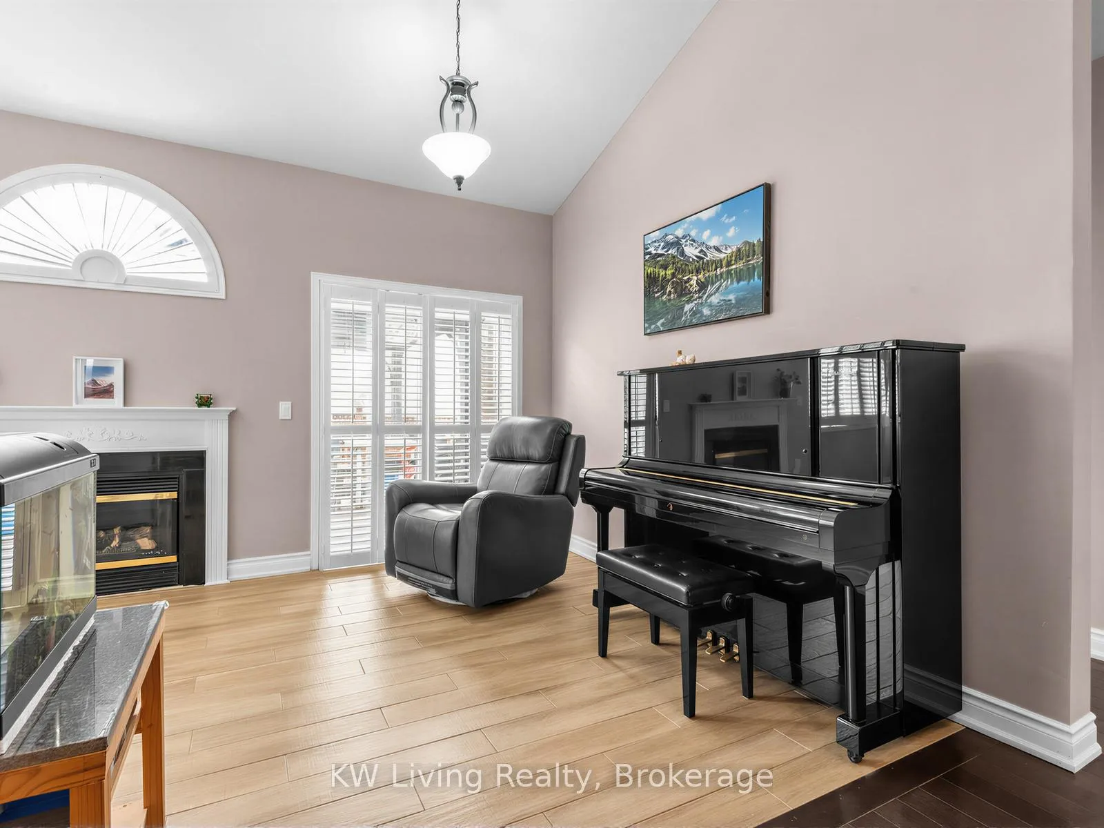 Photo 12 of 21 Cliveden Place, Markham, Berczy — HOMEH