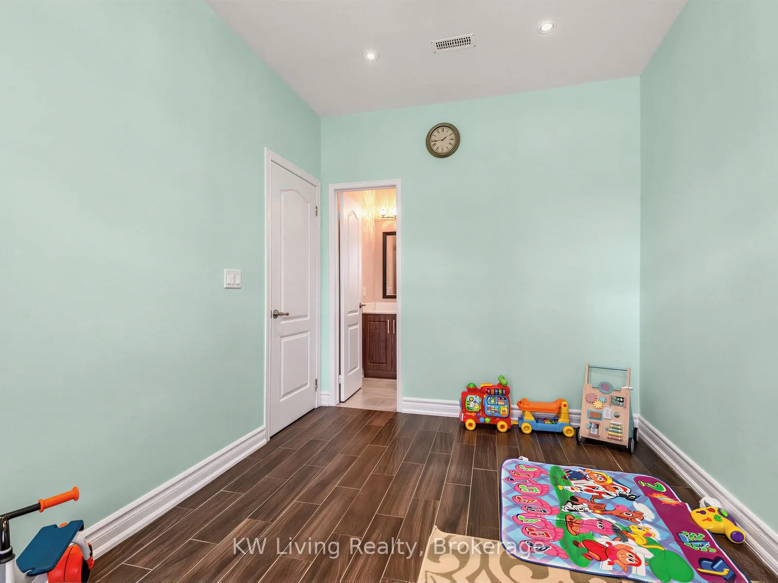 Photo 23 of 21 Cliveden Place, Markham, Berczy — HOMEH