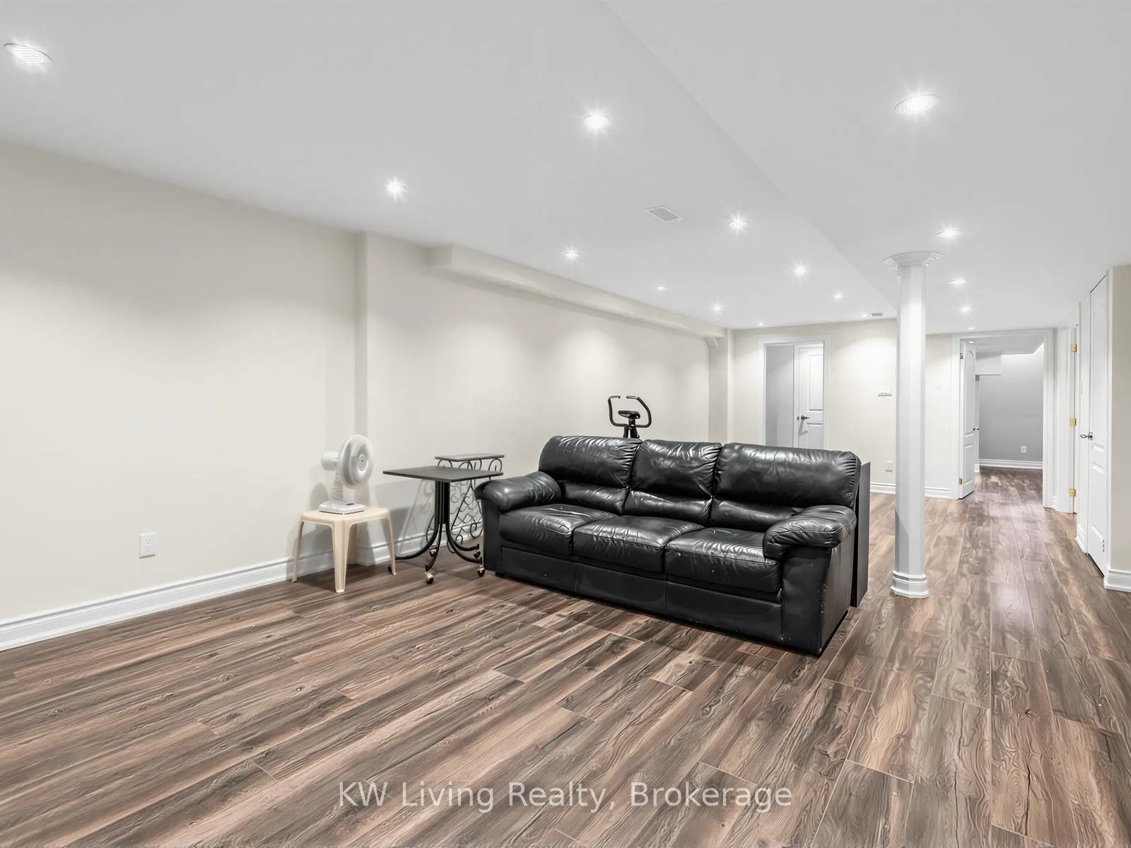 Photo 29 of 21 Cliveden Place, Markham, Berczy — HOMEH
