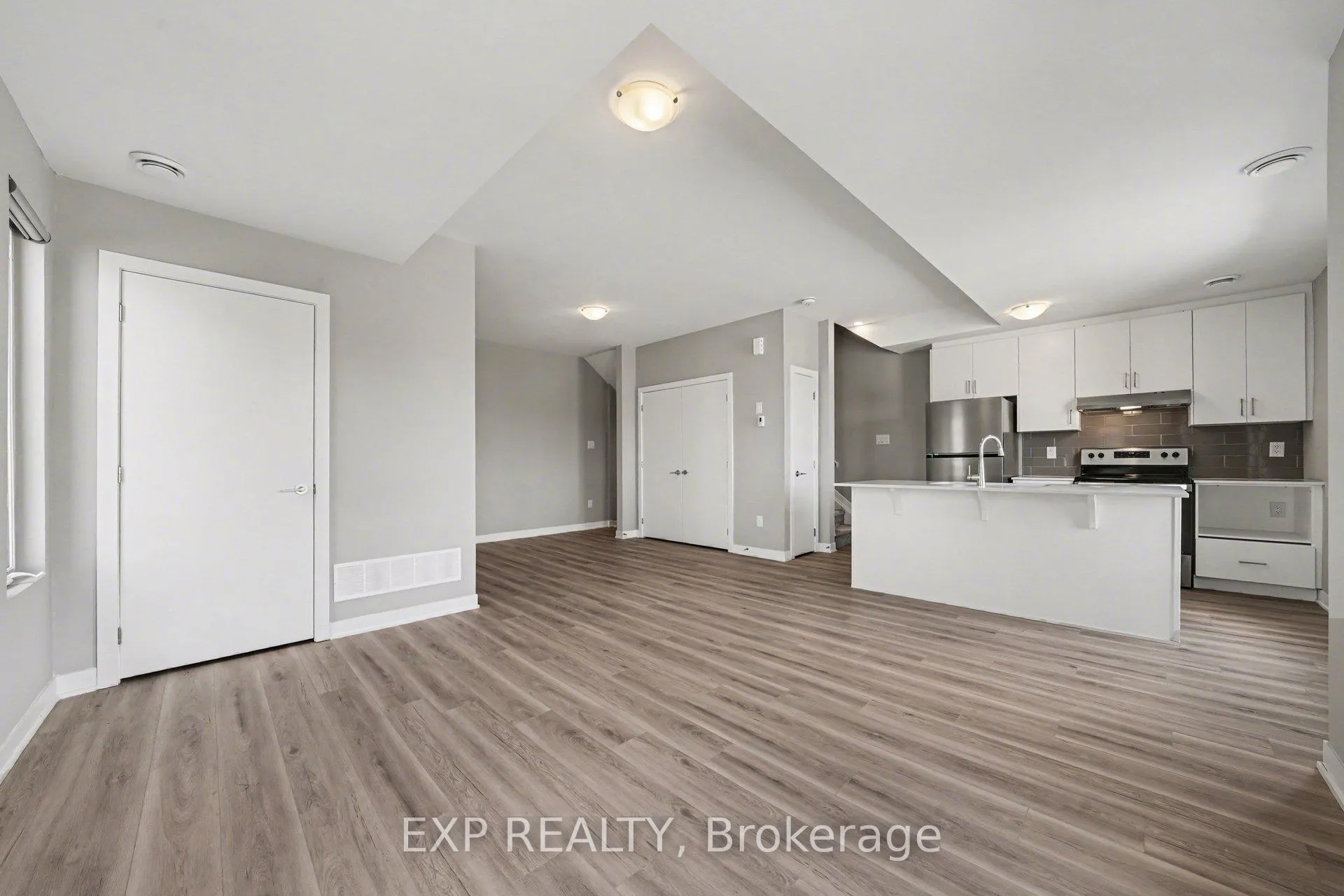 Photo 2 of Unit B, 2383 Tenth Line, Ottawa, Avalon East — HOMEH