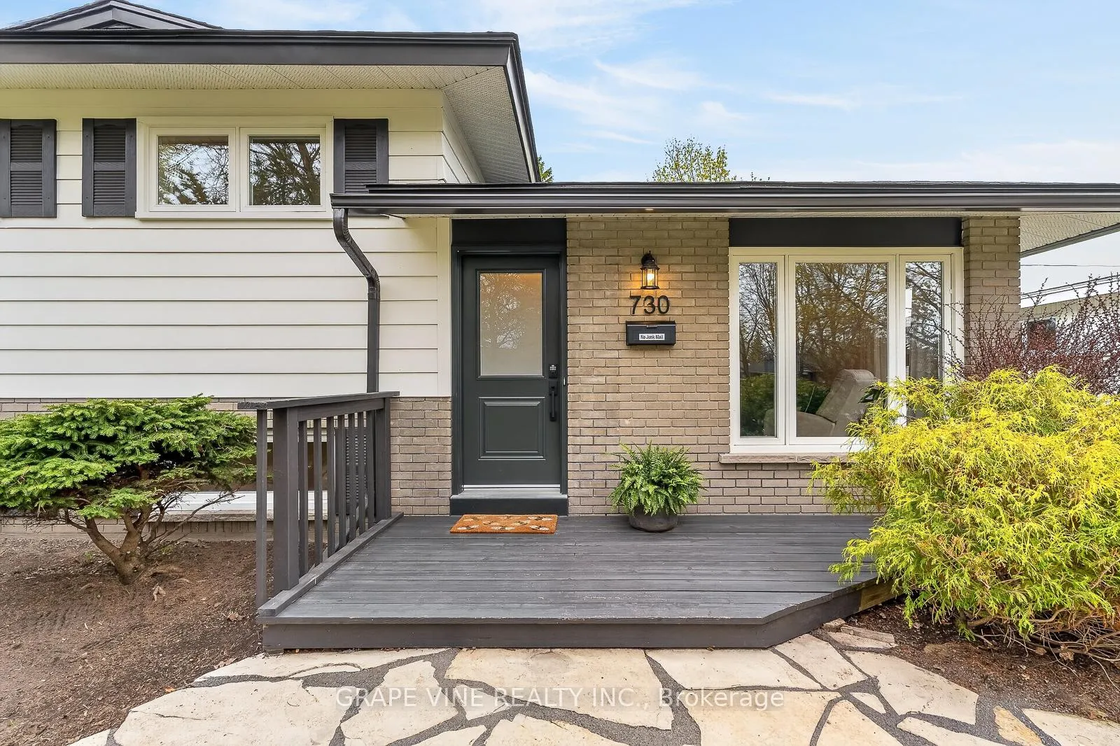 Photo 4 of 730 Holt Crescent, Ottawa, Elmvale Acres — HOMEH