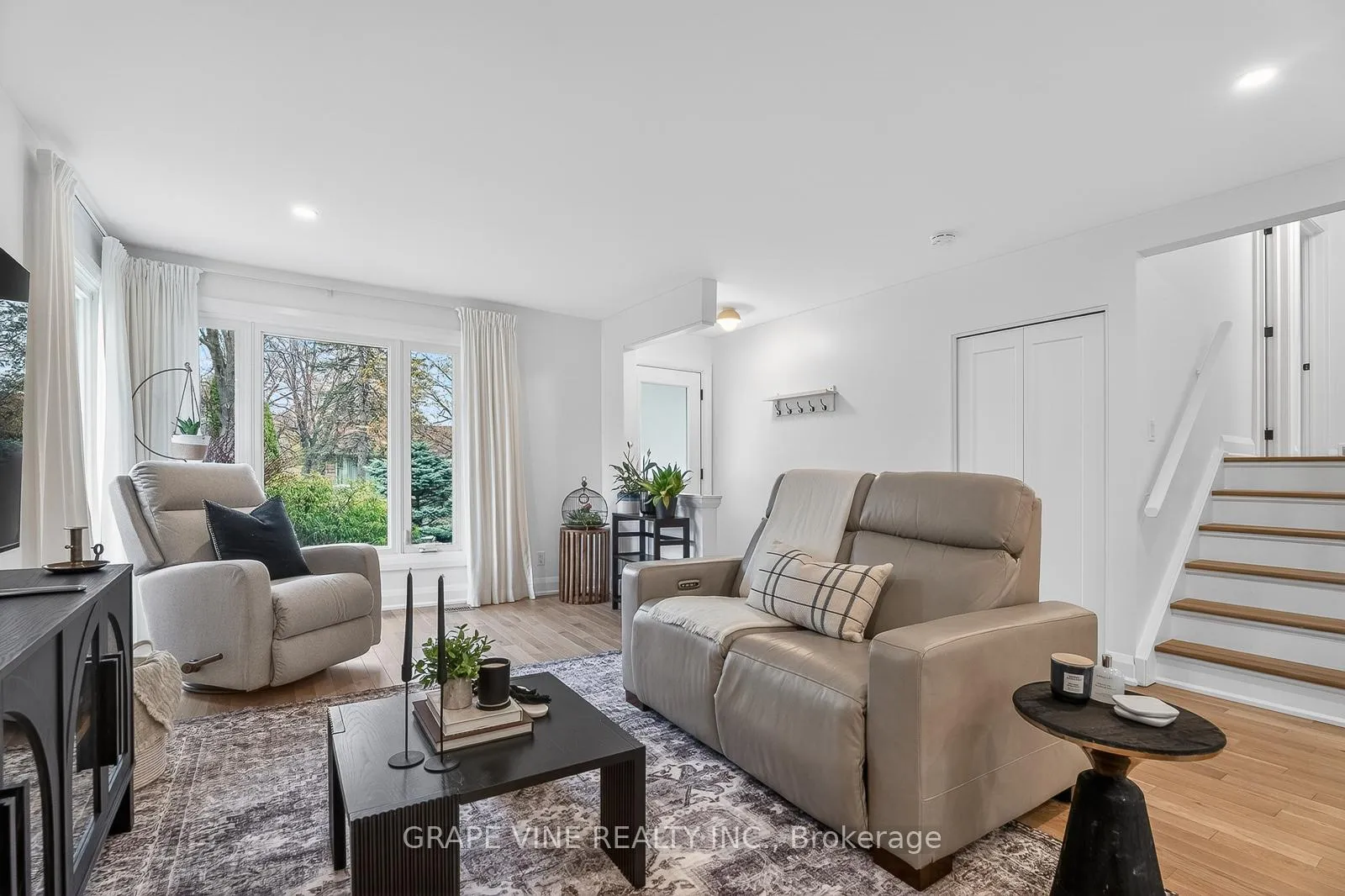Photo 18 of 730 Holt Crescent, Ottawa, Elmvale Acres — HOMEH