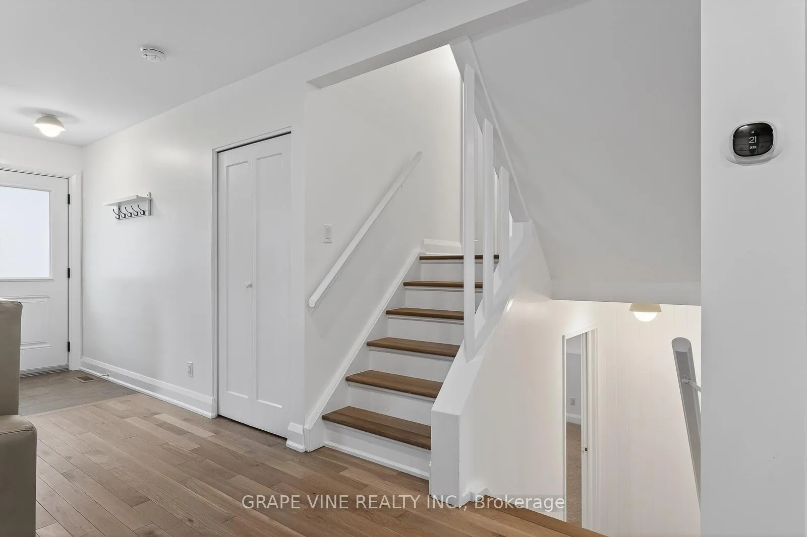 Photo 20 of 730 Holt Crescent, Ottawa, Elmvale Acres — HOMEH