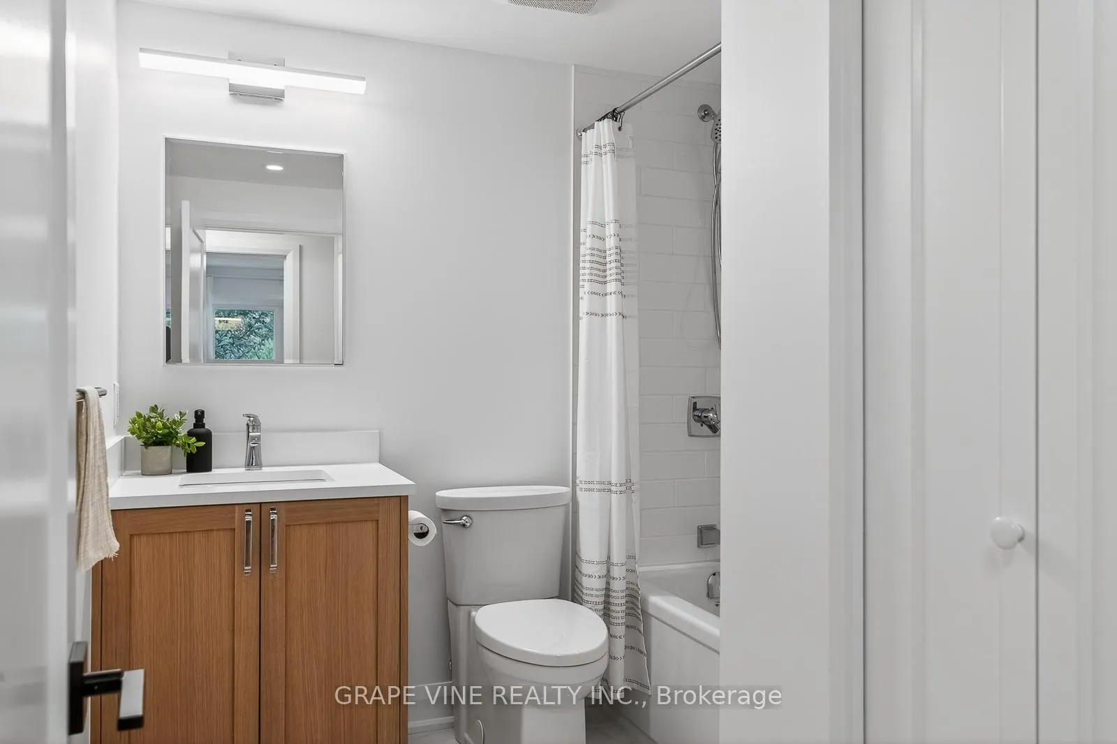 Photo 26 of 730 Holt Crescent, Ottawa, Elmvale Acres — HOMEH