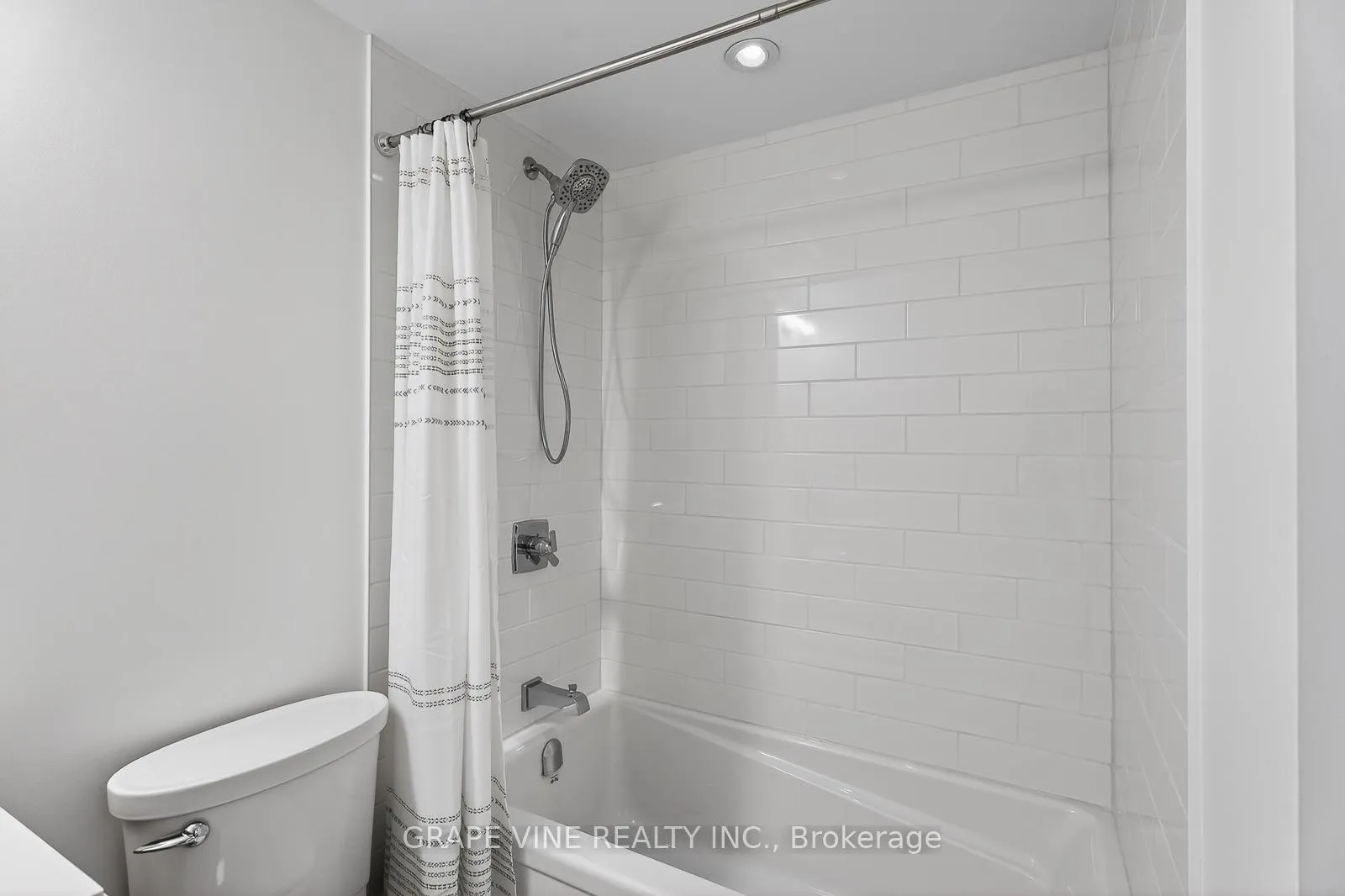 Photo 27 of 730 Holt Crescent, Ottawa, Elmvale Acres — HOMEH
