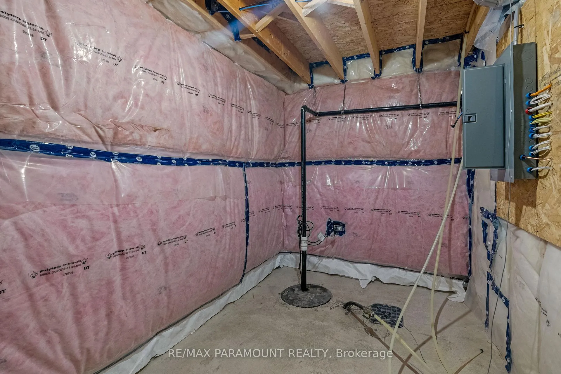 Photo 22 of 20 Betty Crescent, Chatham-Kent — HOMEH