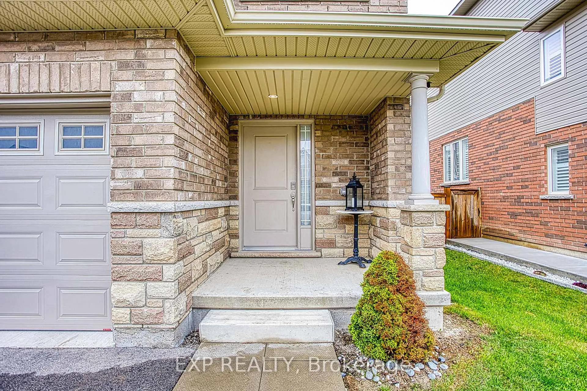 Photo 3 of 90 Cittadella Boulevard, Hamilton, Rural Glanbrook — HOMEH