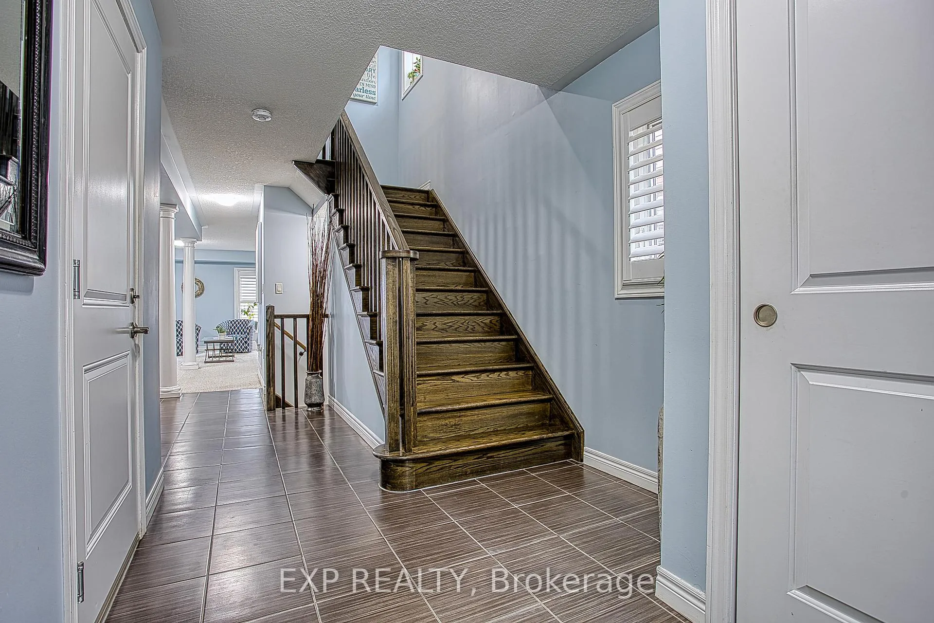 Photo 4 of 90 Cittadella Boulevard, Hamilton, Rural Glanbrook — HOMEH