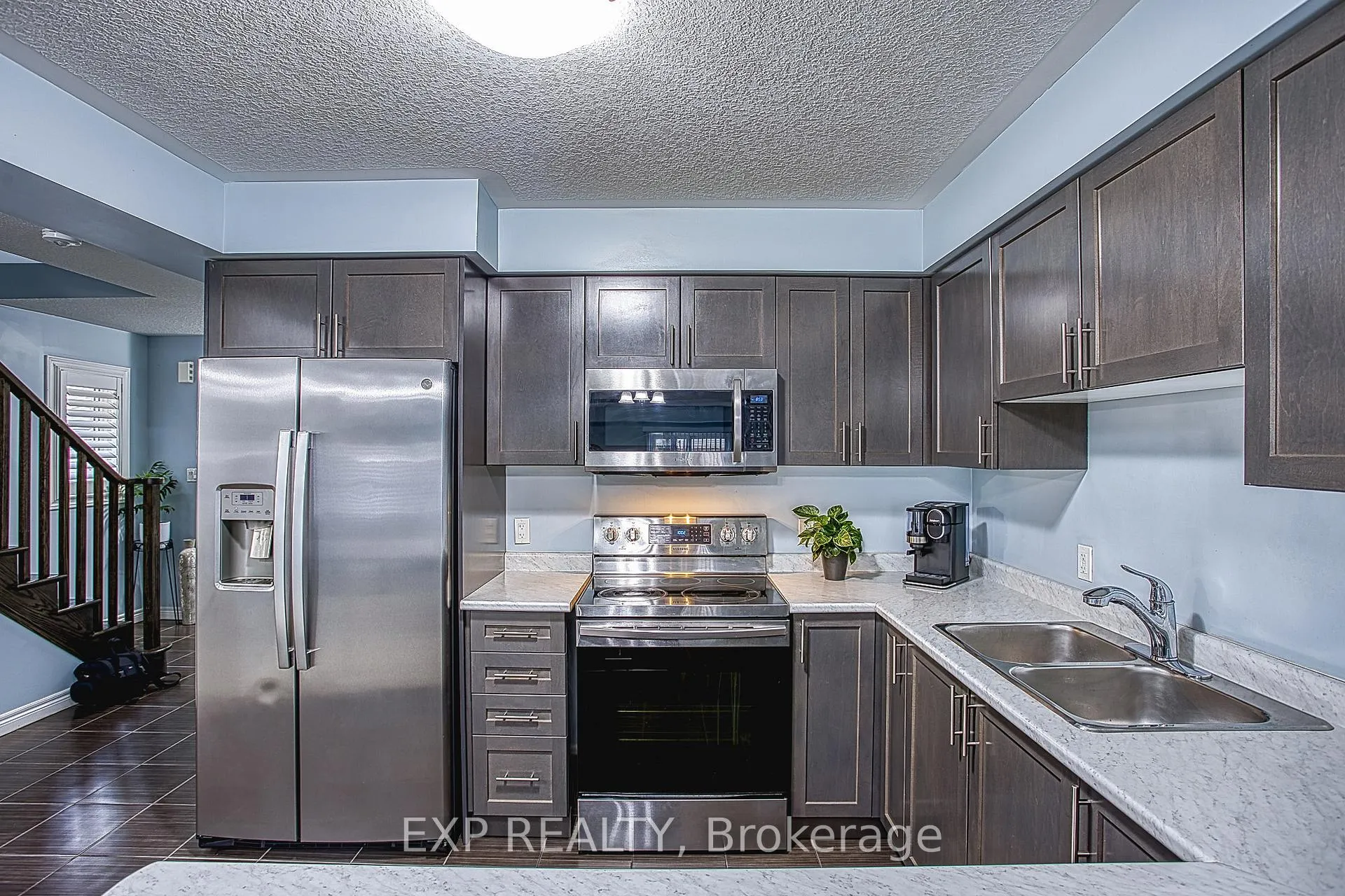 Photo 8 of 90 Cittadella Boulevard, Hamilton, Rural Glanbrook — HOMEH