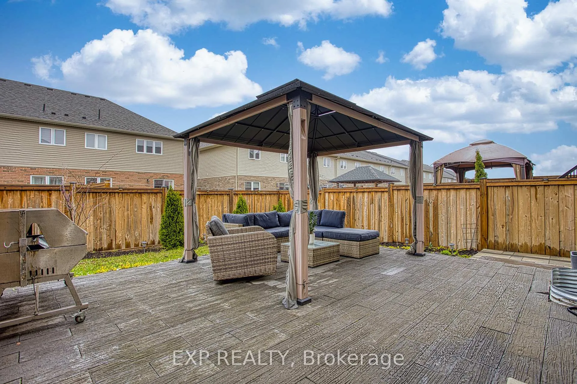 Photo 24 of 90 Cittadella Boulevard, Hamilton, Rural Glanbrook — HOMEH