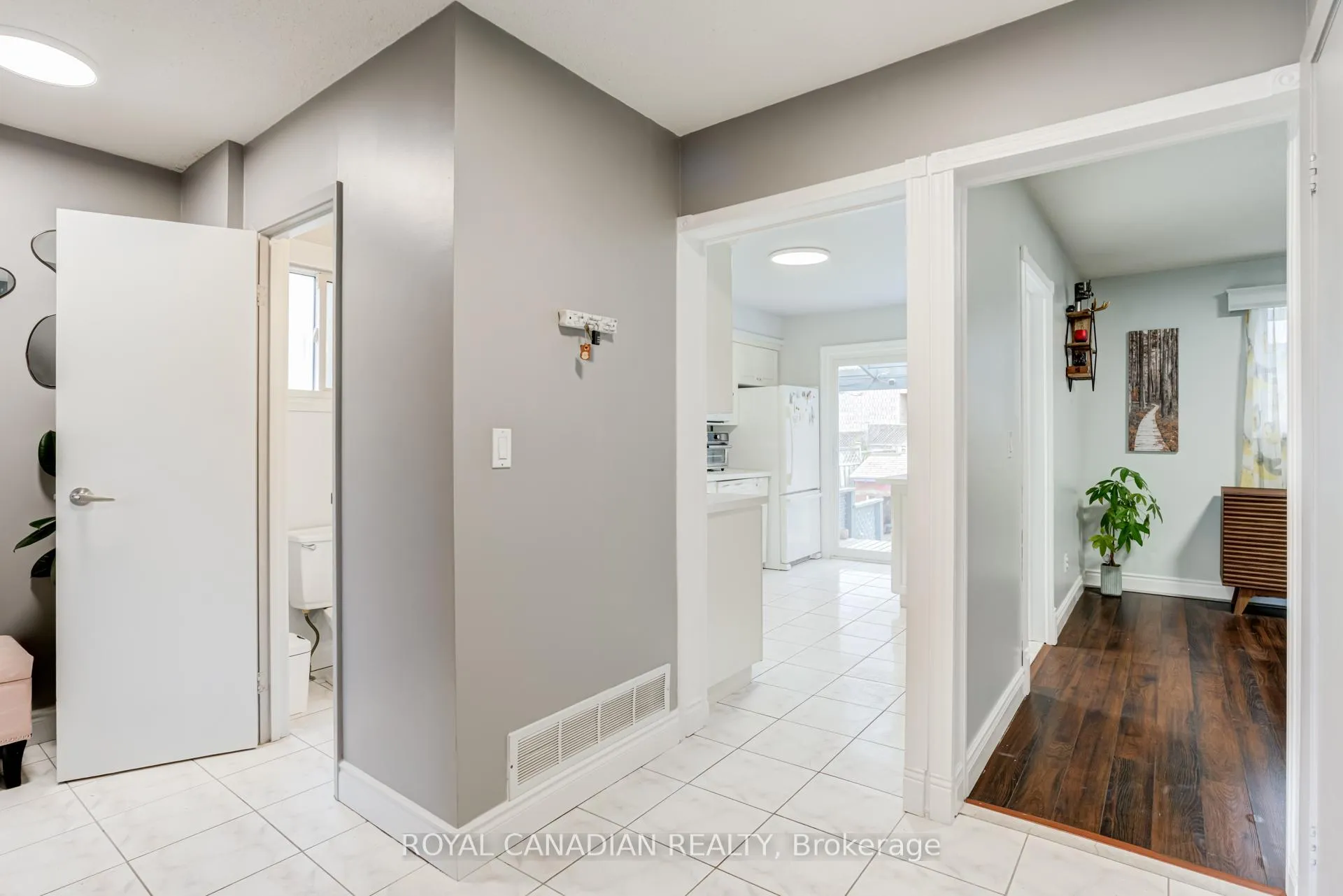 Photo 4 of 846 Monaghan Avenue, Oshawa, Vanier — HOMEH