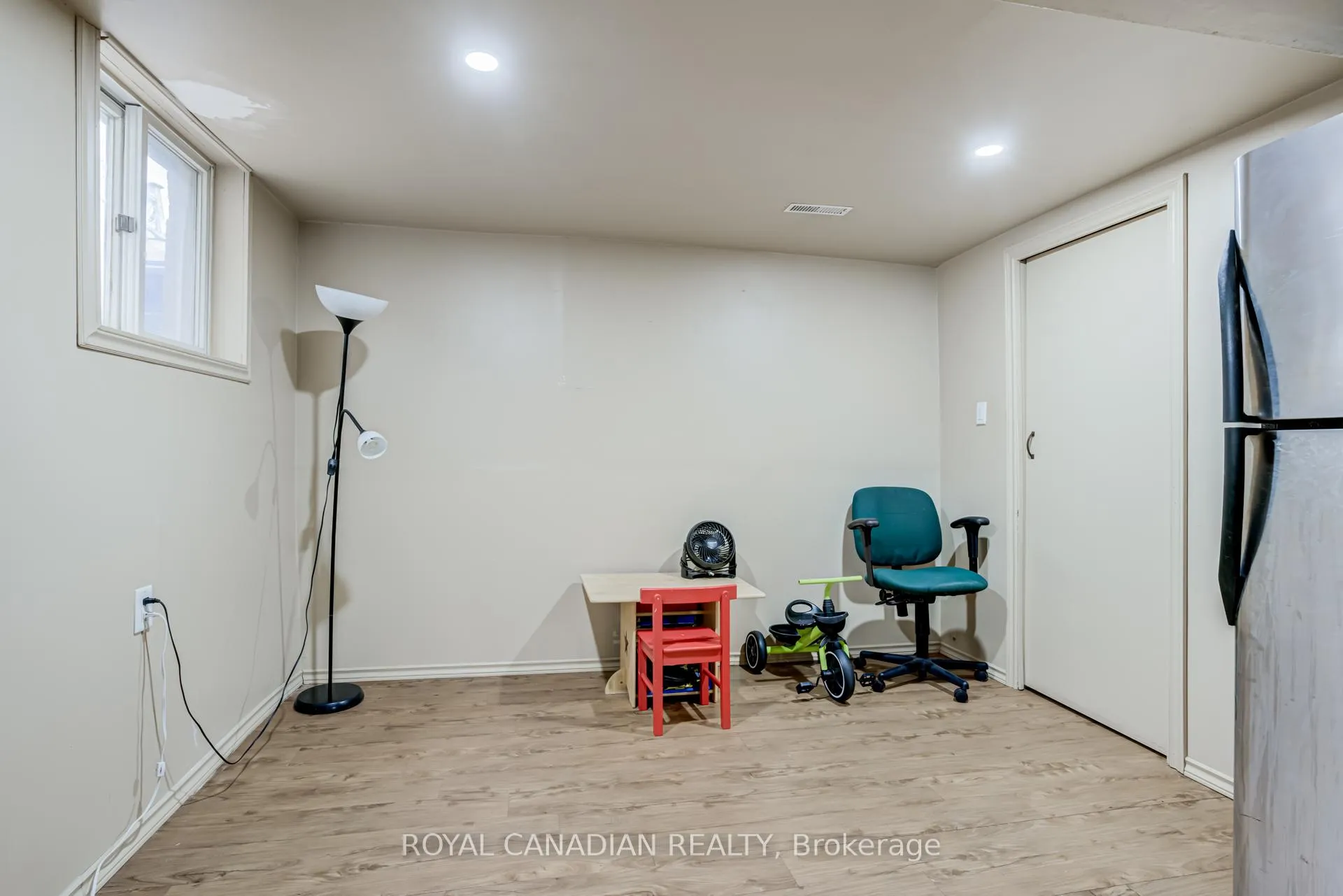 Photo 34 of 846 Monaghan Avenue, Oshawa, Vanier — HOMEH