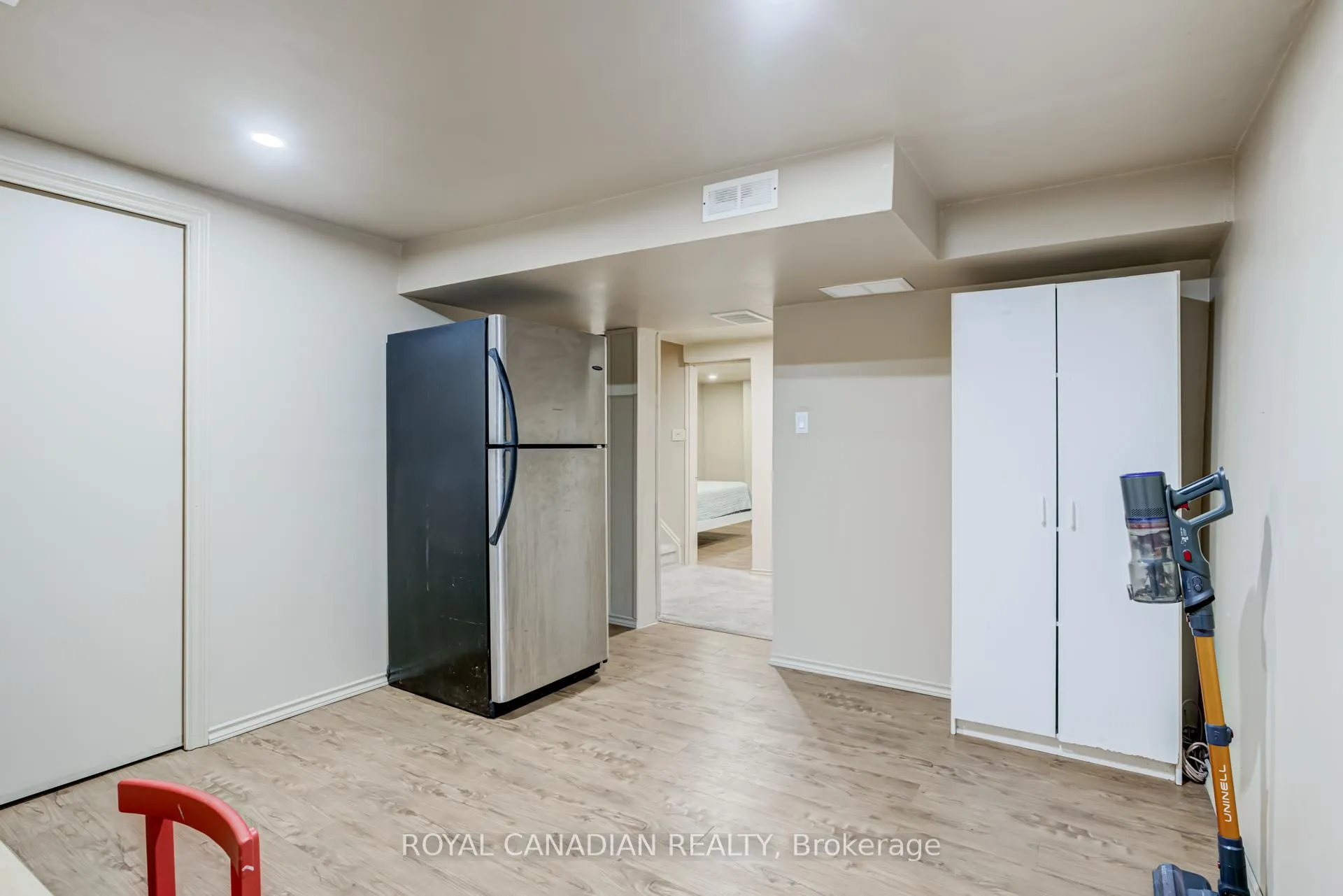 Photo 35 of 846 Monaghan Avenue, Oshawa, Vanier — HOMEH