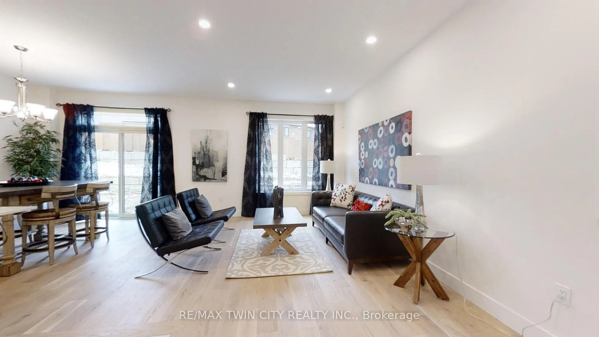 Photo 6 of 9 Christopher Court, London, South J — HOMEH