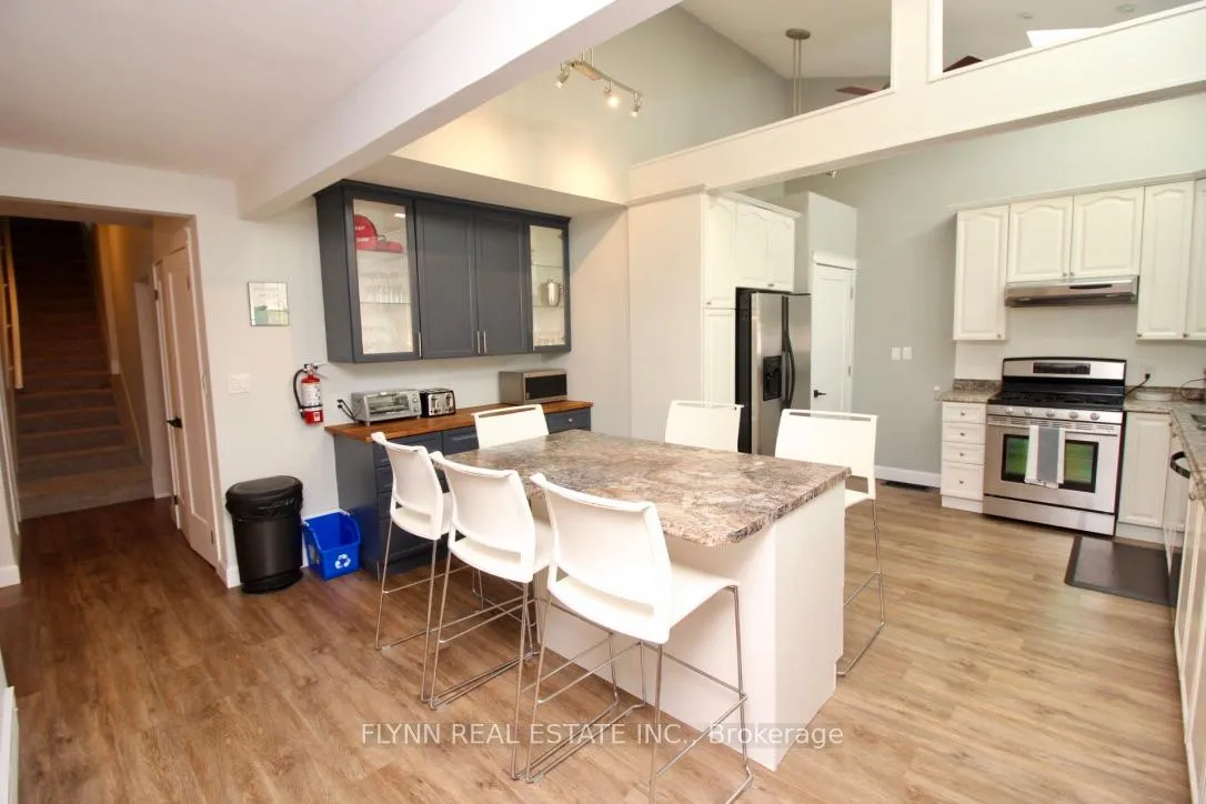 Photo 3 of 4636 Belfast Avenue, Niagara Falls, Ascot — HOMEH