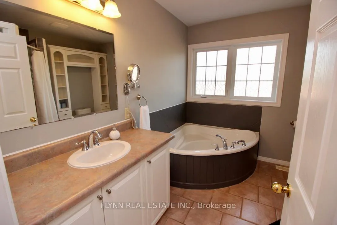 Photo 19 of 4636 Belfast Avenue, Niagara Falls, Ascot — HOMEH