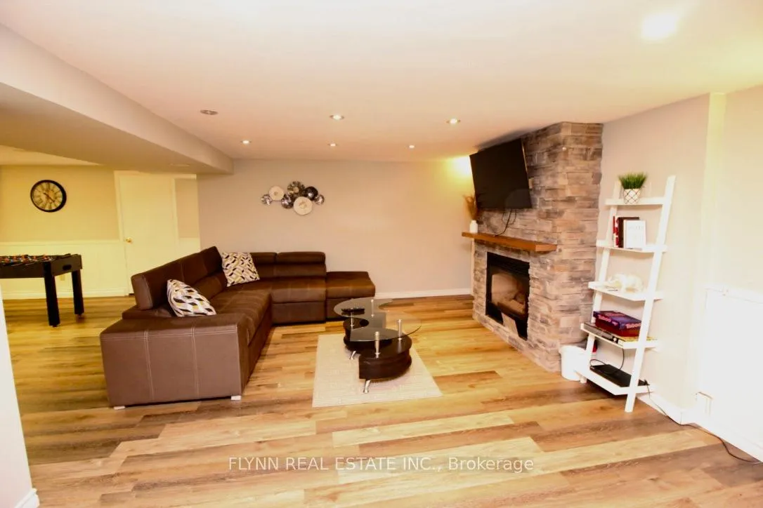 Photo 24 of 4636 Belfast Avenue, Niagara Falls, Ascot — HOMEH