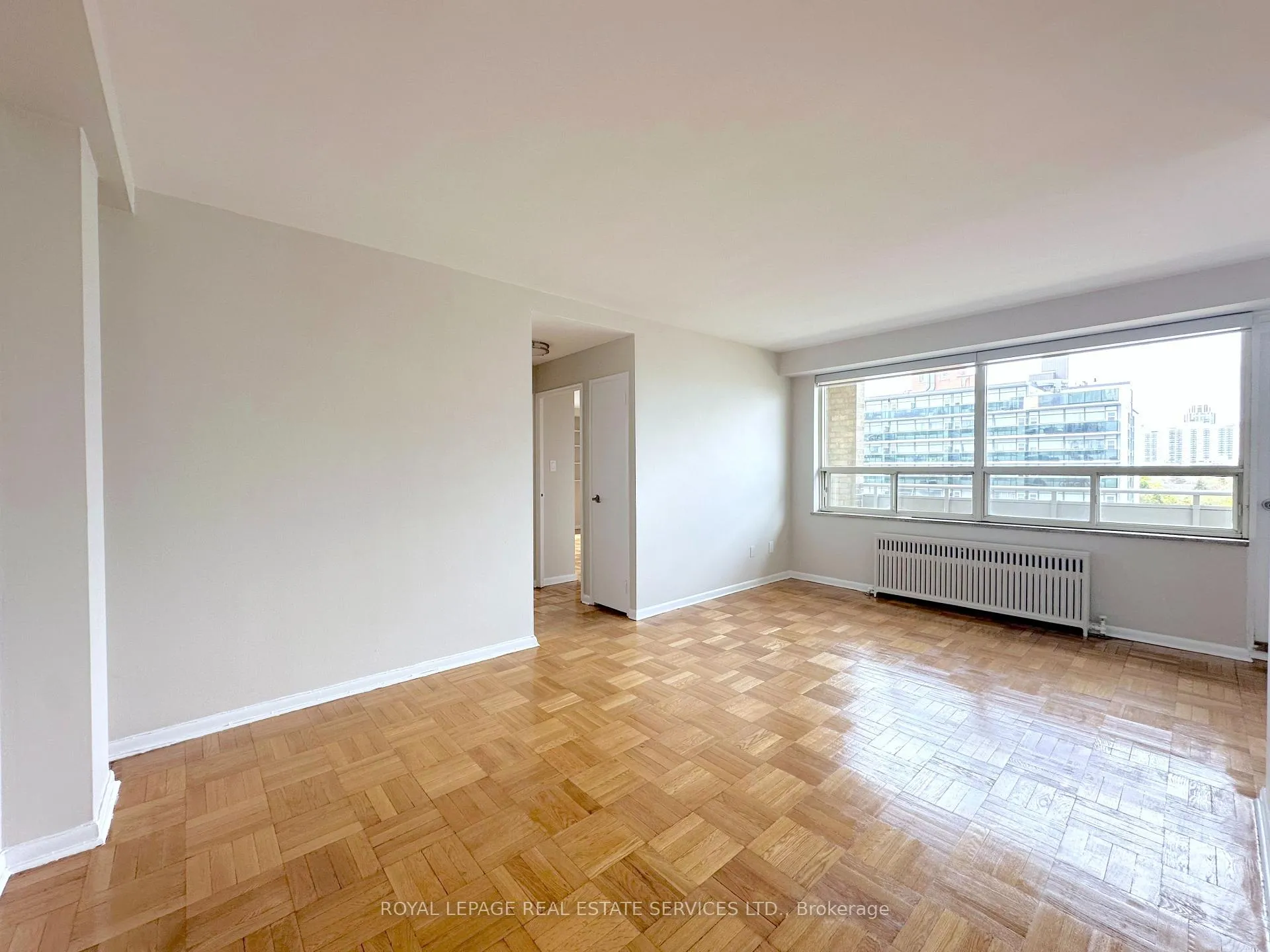 Photo 2 of Unit 902, 565 Avenue Road, Toronto, Yonge-St. Clair — HOMEH