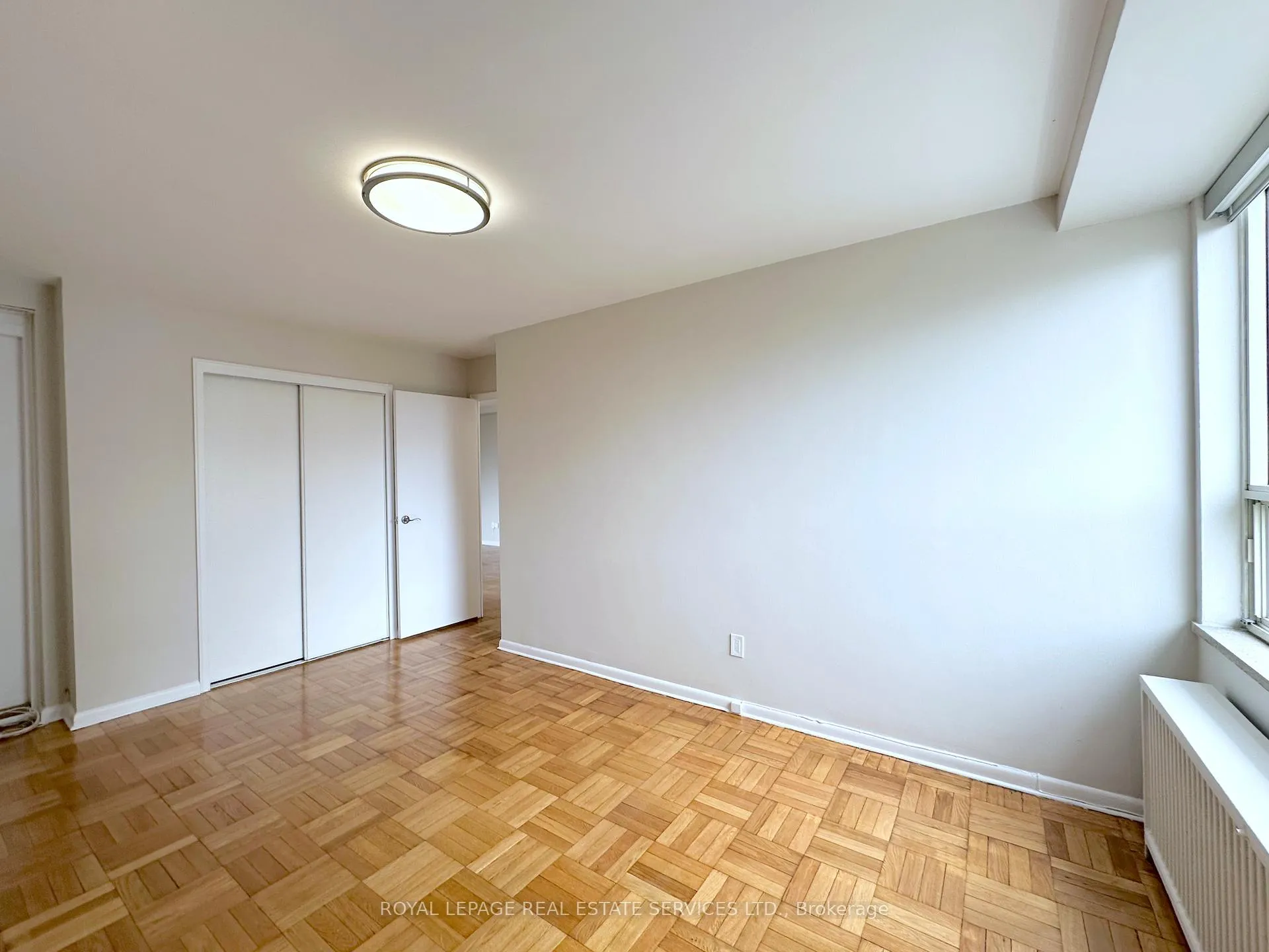 Photo 6 of Unit 902, 565 Avenue Road, Toronto, Yonge-St. Clair — HOMEH