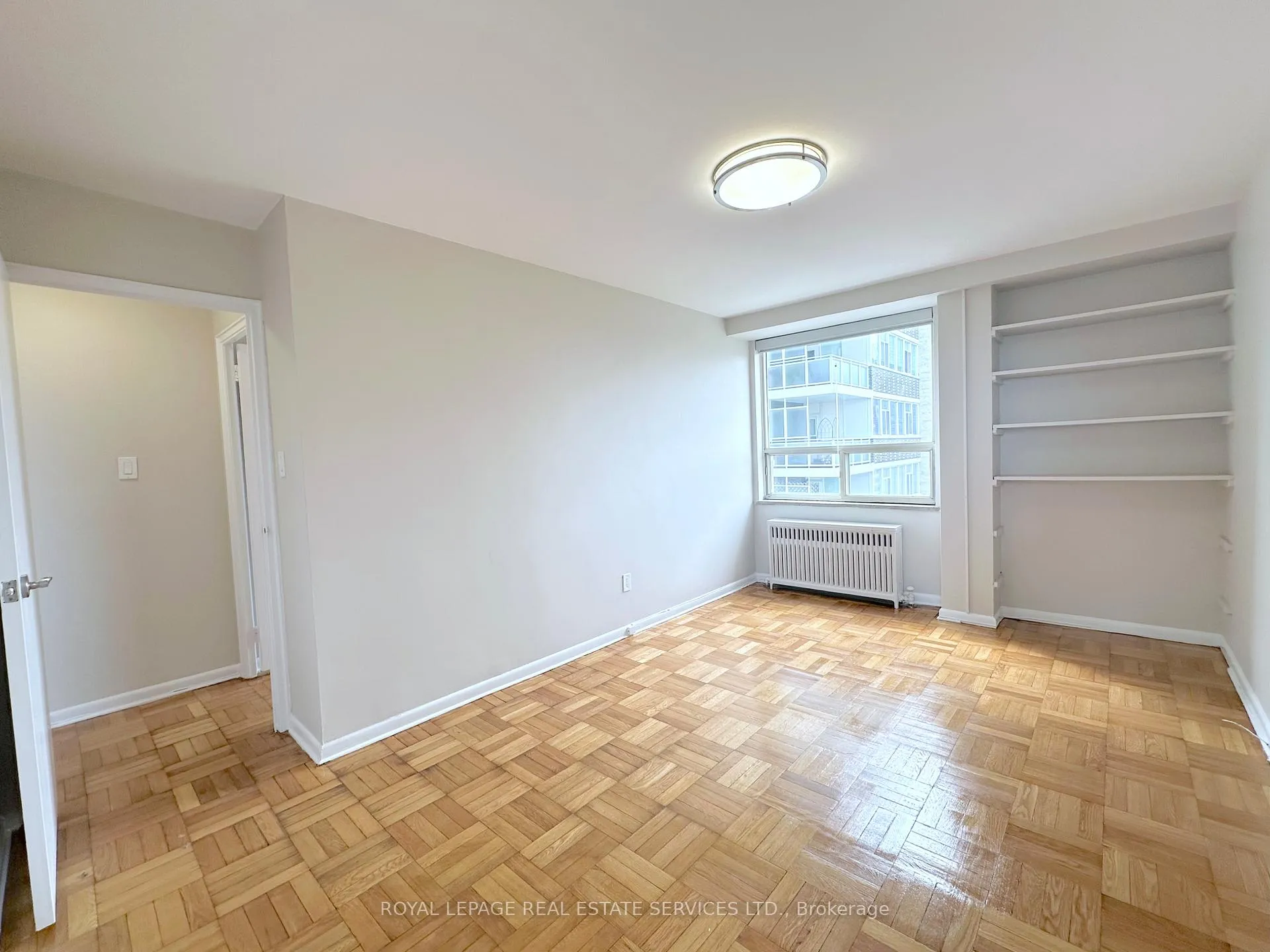 Photo 7 of Unit 902, 565 Avenue Road, Toronto, Yonge-St. Clair — HOMEH