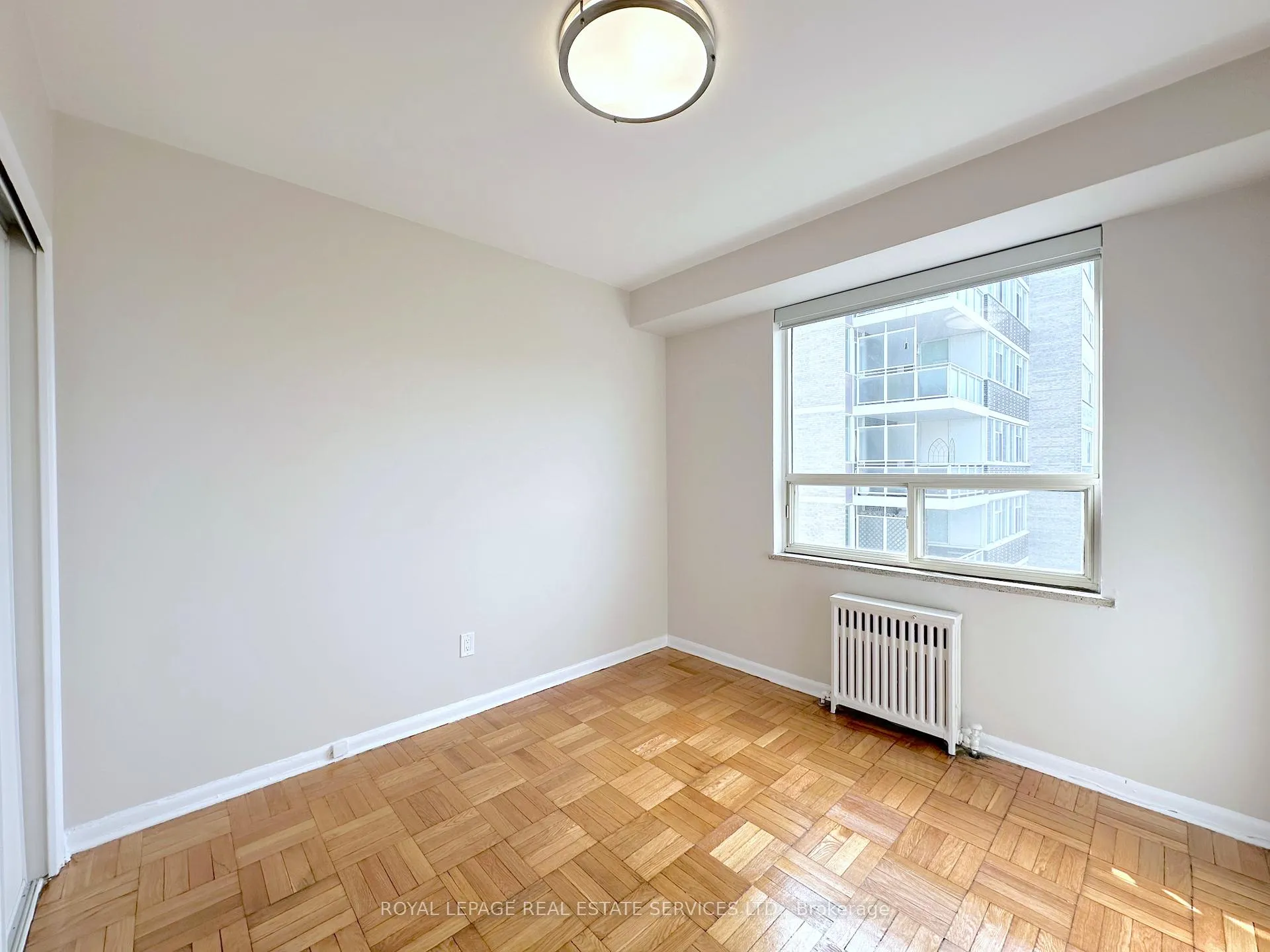 Photo 8 of Unit 902, 565 Avenue Road, Toronto, Yonge-St. Clair — HOMEH